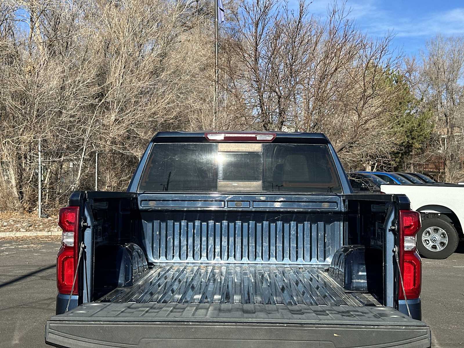 Thumbnail: 2019 Chevrolet Silverado 1500 - 19