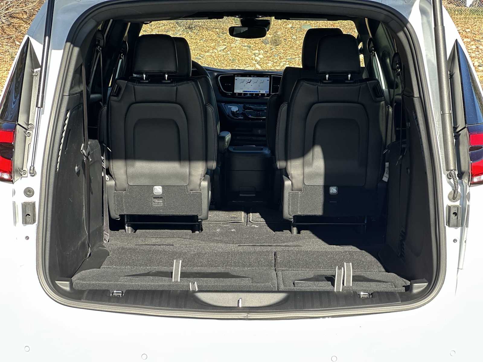 Thumbnail: 2026 Chrysler Pacifica - 18