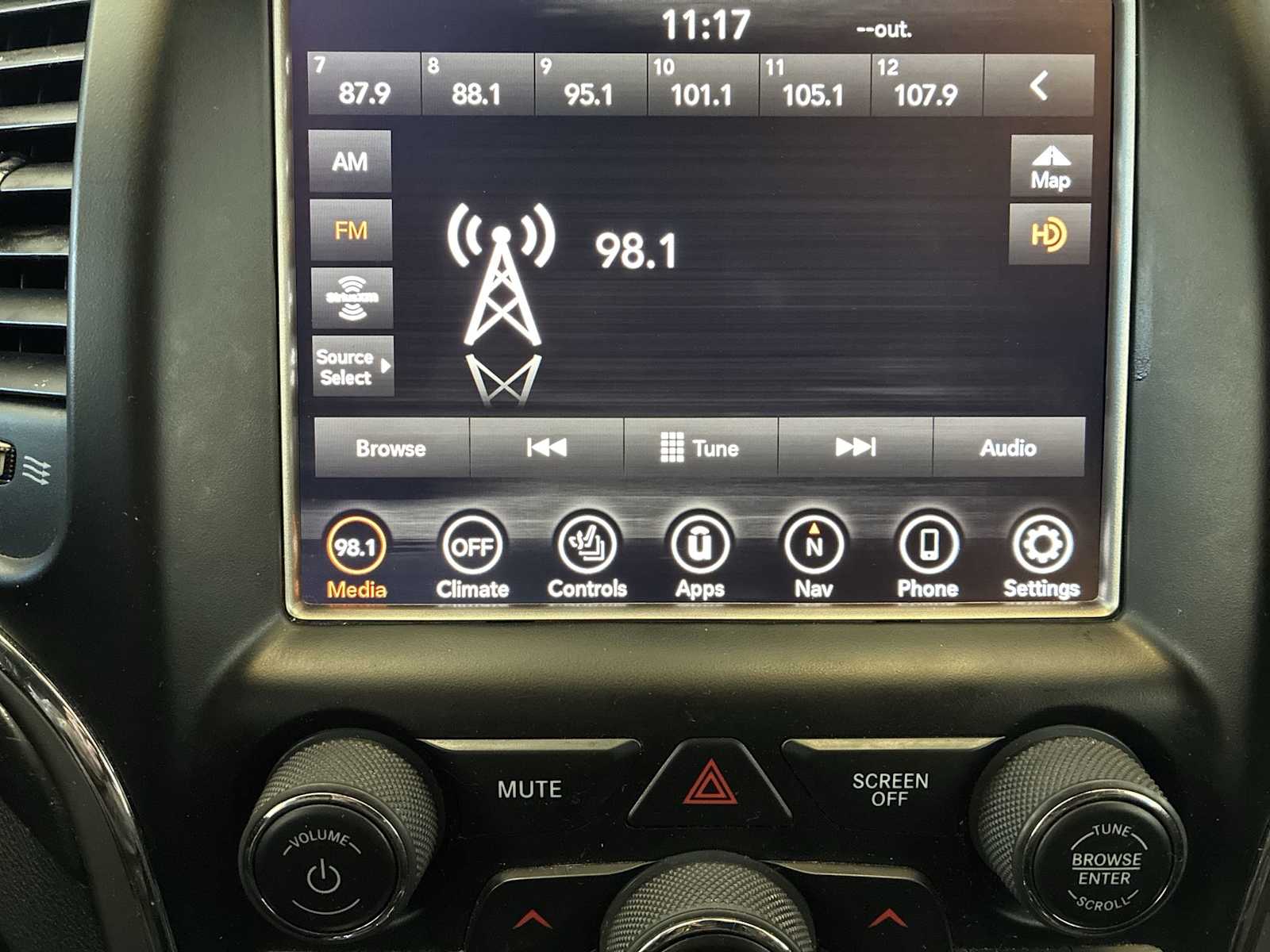 Thumbnail: 2018 Jeep Grand Cherokee - 12