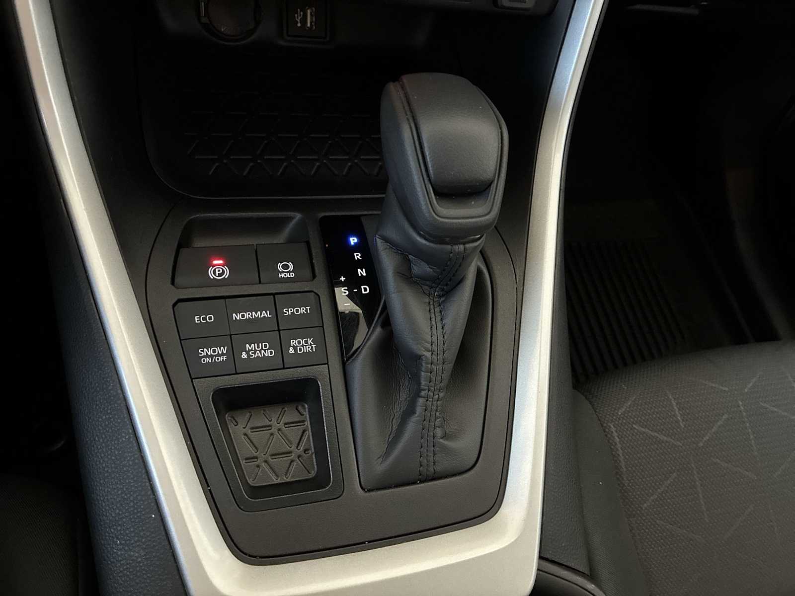 Thumbnail: 2024 Toyota RAV4 - 22