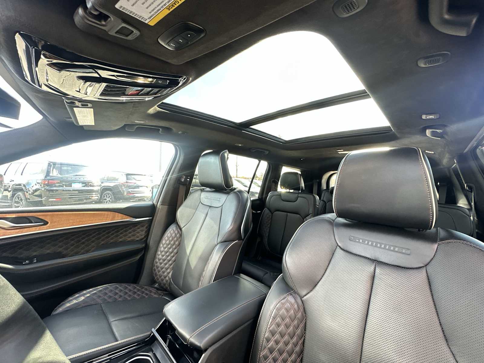 Thumbnail: 2023 Jeep Grand Cherokee - 16