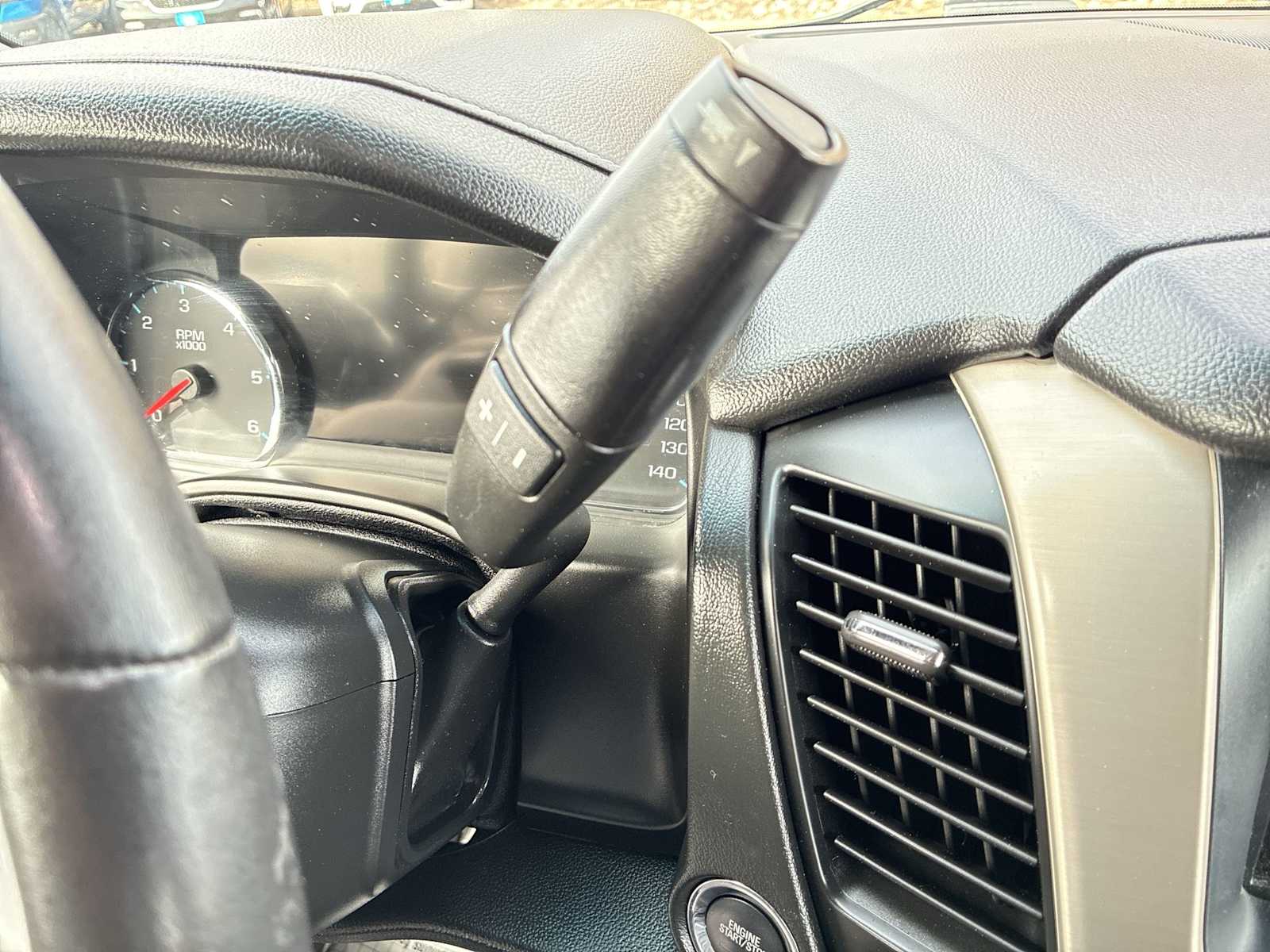 Thumbnail: 2018 GMC Yukon XL - 22