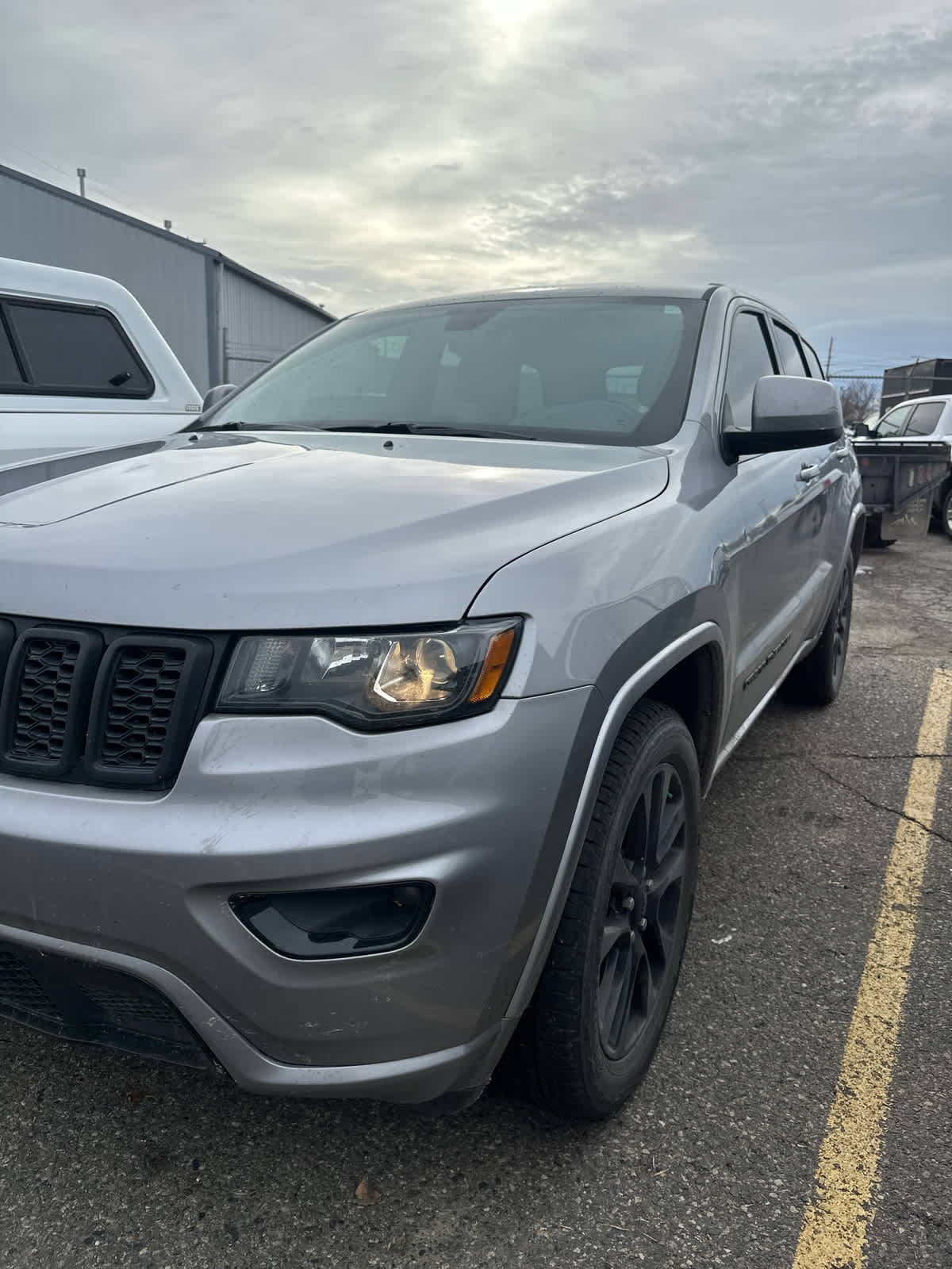 2019 Jeep Grand Cherokee Altitude photo 2