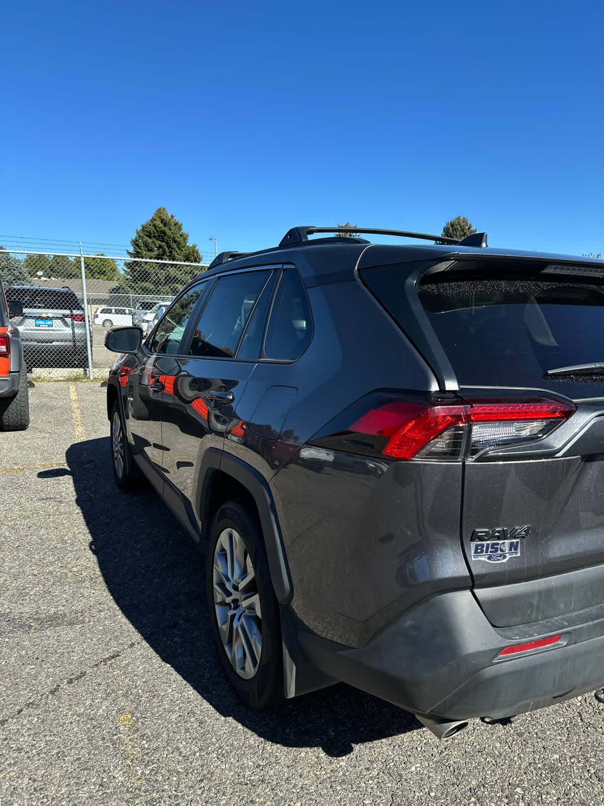 2022 Toyota RAV4 XLE Premium photo 3