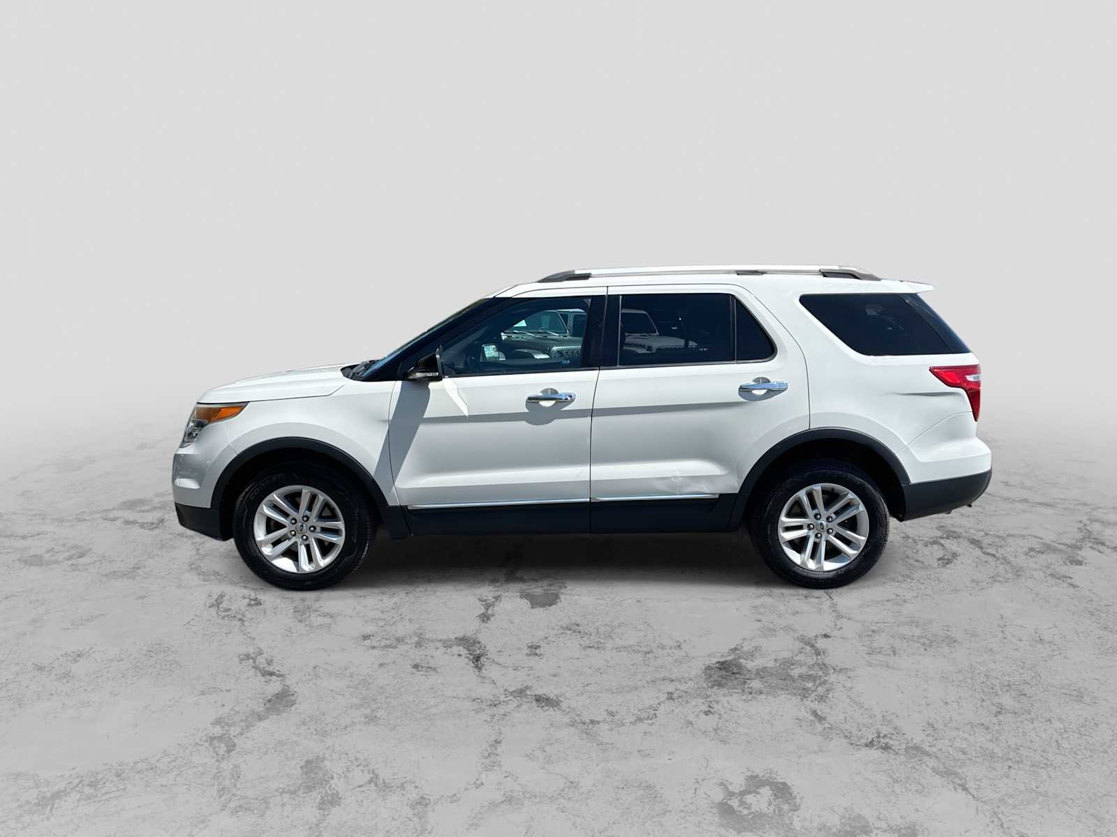 Thumbnail: 2011 Ford Explorer - 5