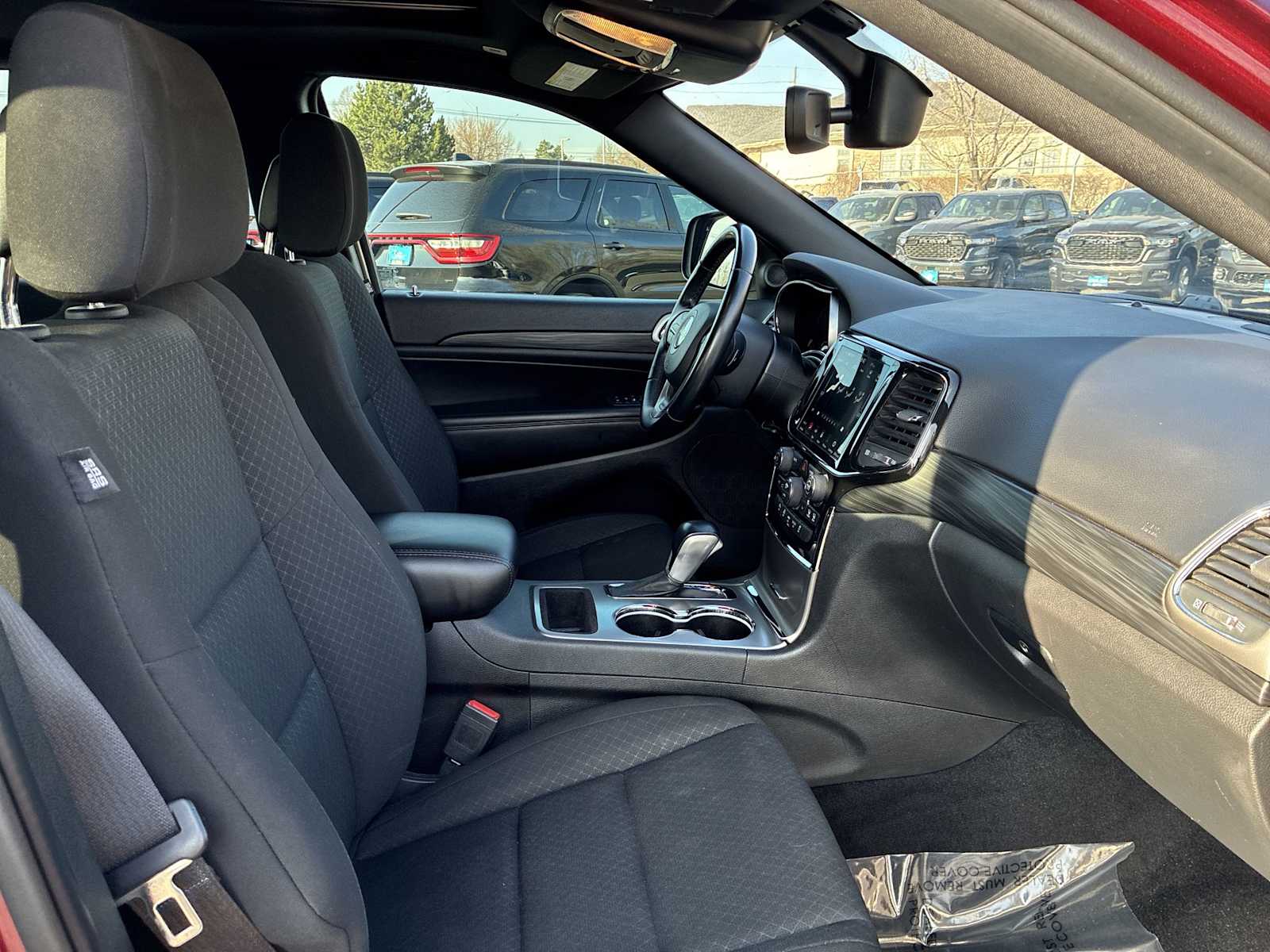 Thumbnail: 2022 Jeep Grand Cherokee - 25