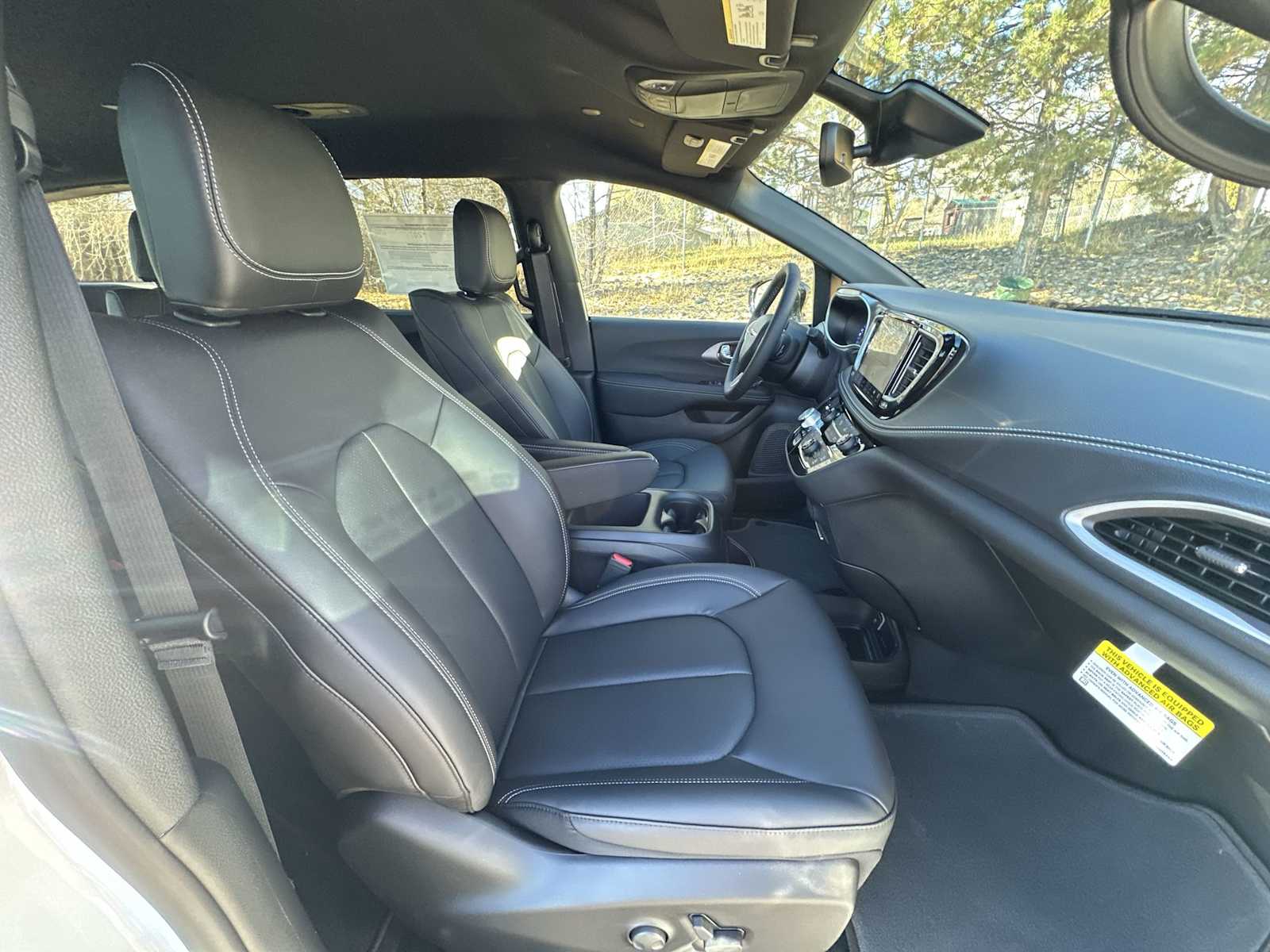 Thumbnail: 2026 Chrysler Pacifica - 26