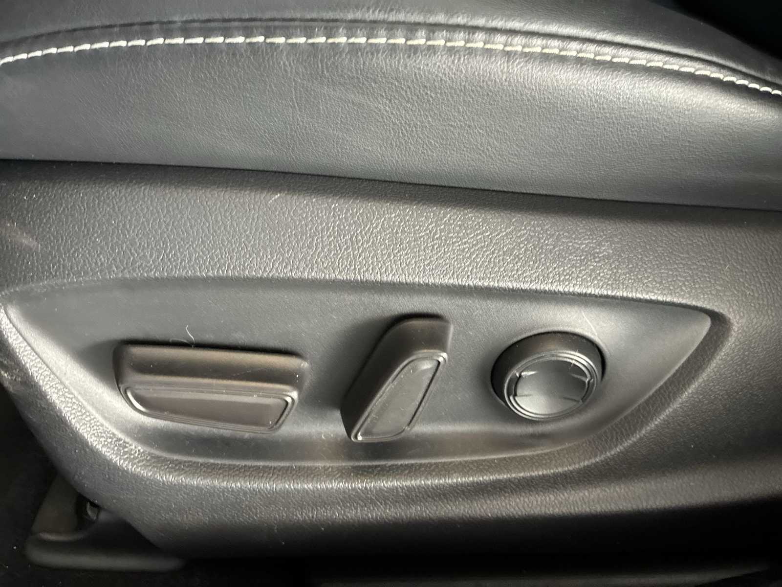 Thumbnail: 2021 Toyota Prius Prime - 14