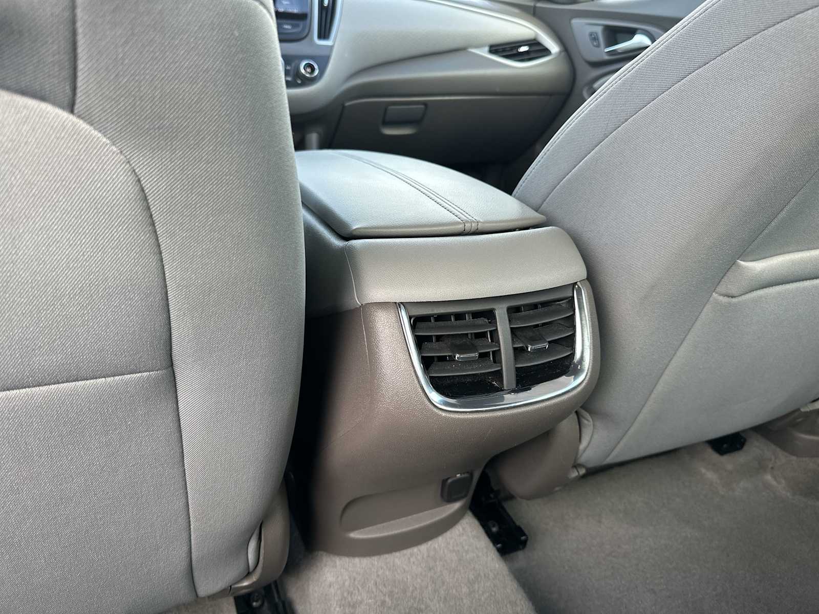 Thumbnail: 2024 Chevrolet Malibu - 20