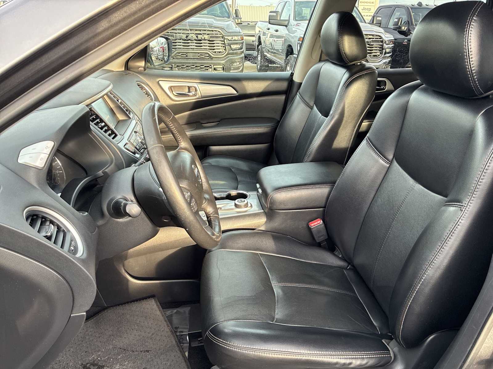 Thumbnail: 2020 Nissan Pathfinder - 13