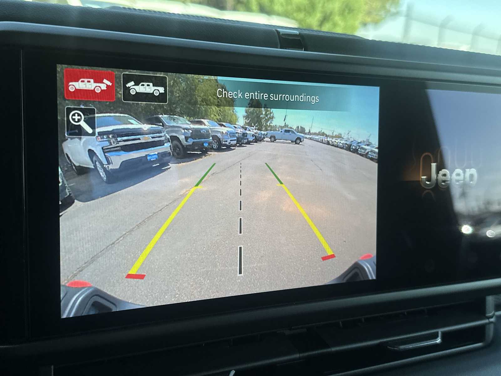 Thumbnail: 2025 Jeep Gladiator - 22