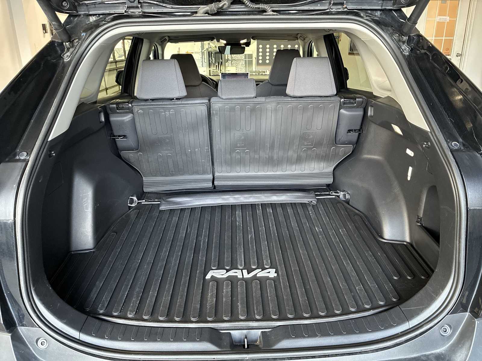 Thumbnail: 2024 Toyota RAV4 - 21