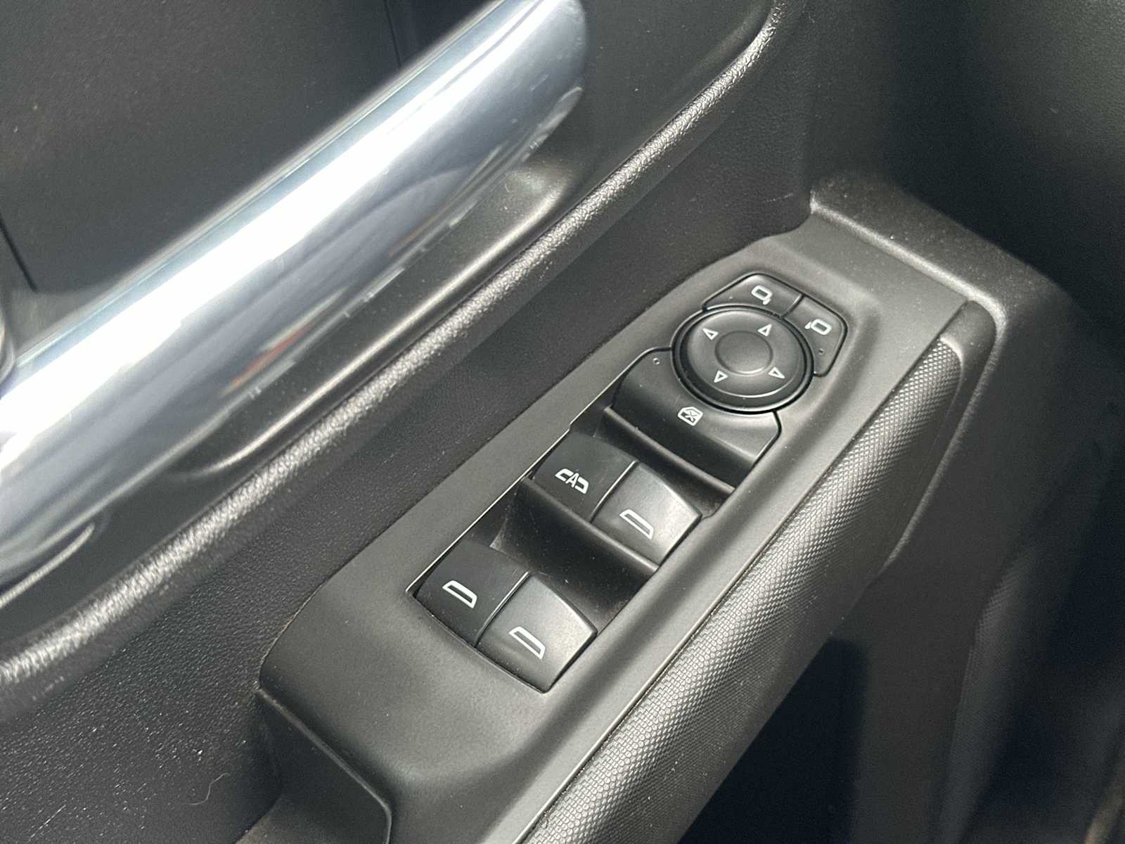 Thumbnail: 2021 Chevrolet Silverado 1500 - 15