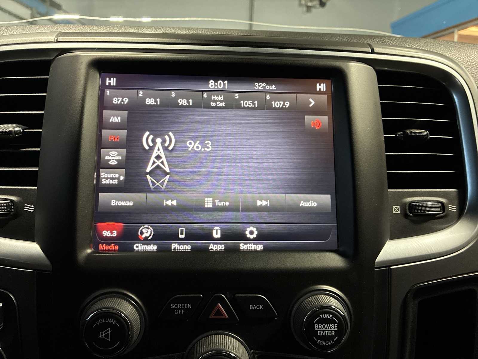 Thumbnail: 2021 RAM 1500 Classic - 12