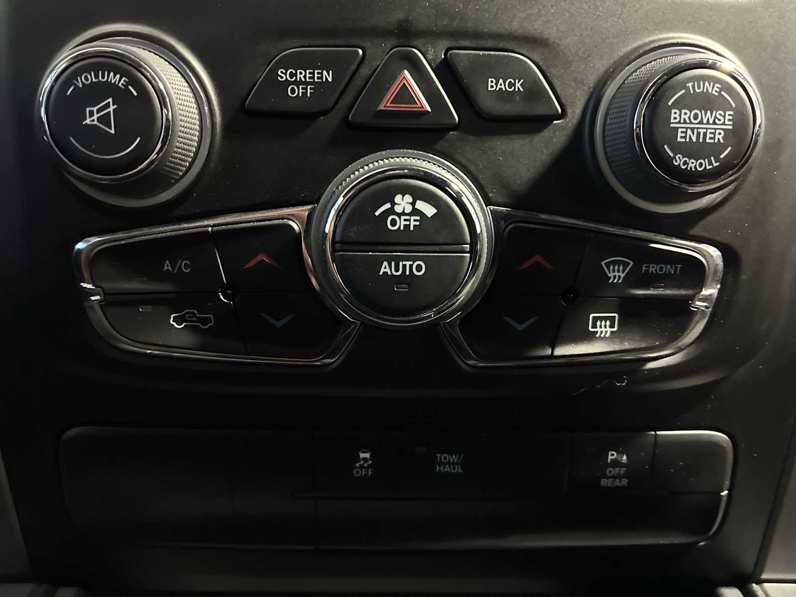 Thumbnail: 2021 RAM 1500 Classic - 16