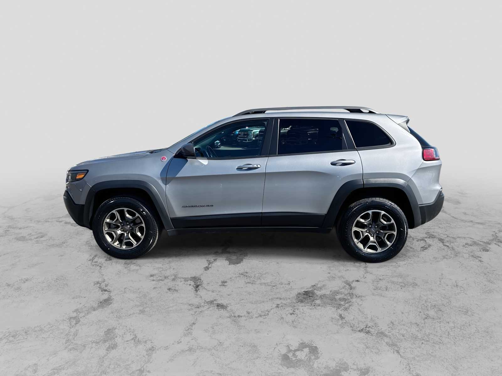 Thumbnail: 2020 Jeep Cherokee - 5