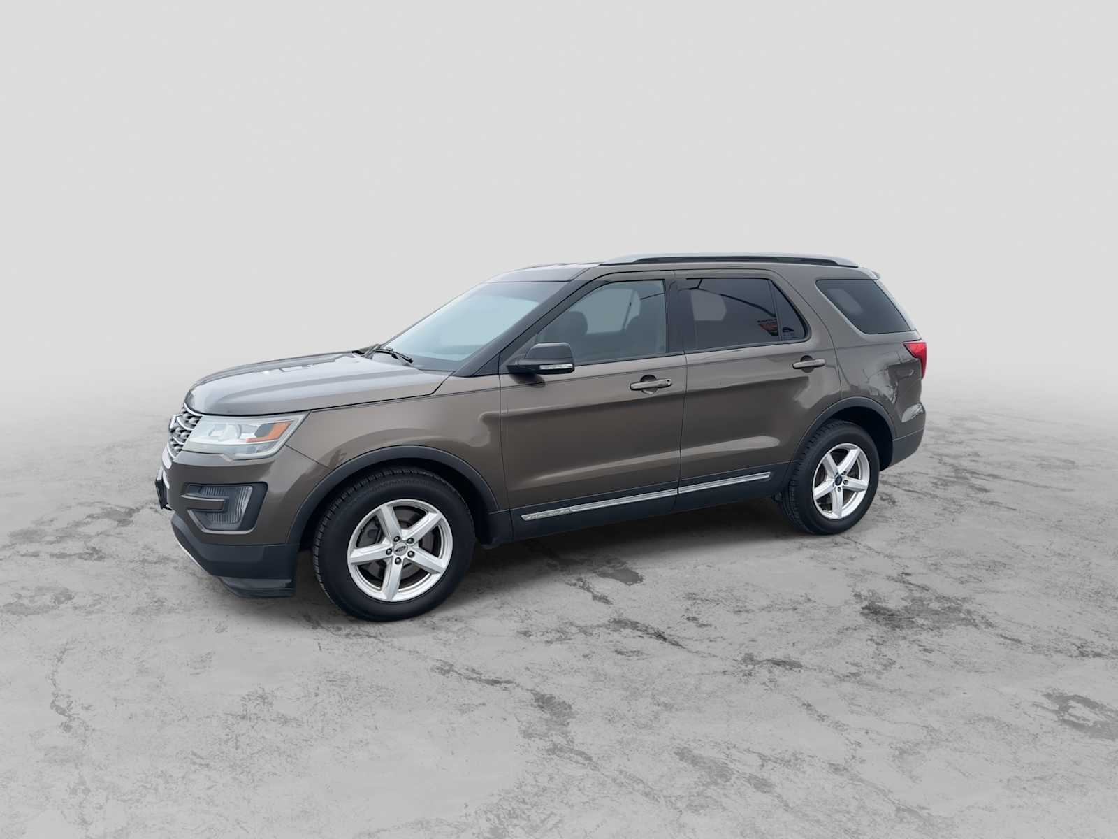 Thumbnail: 2016 Ford Explorer - 4