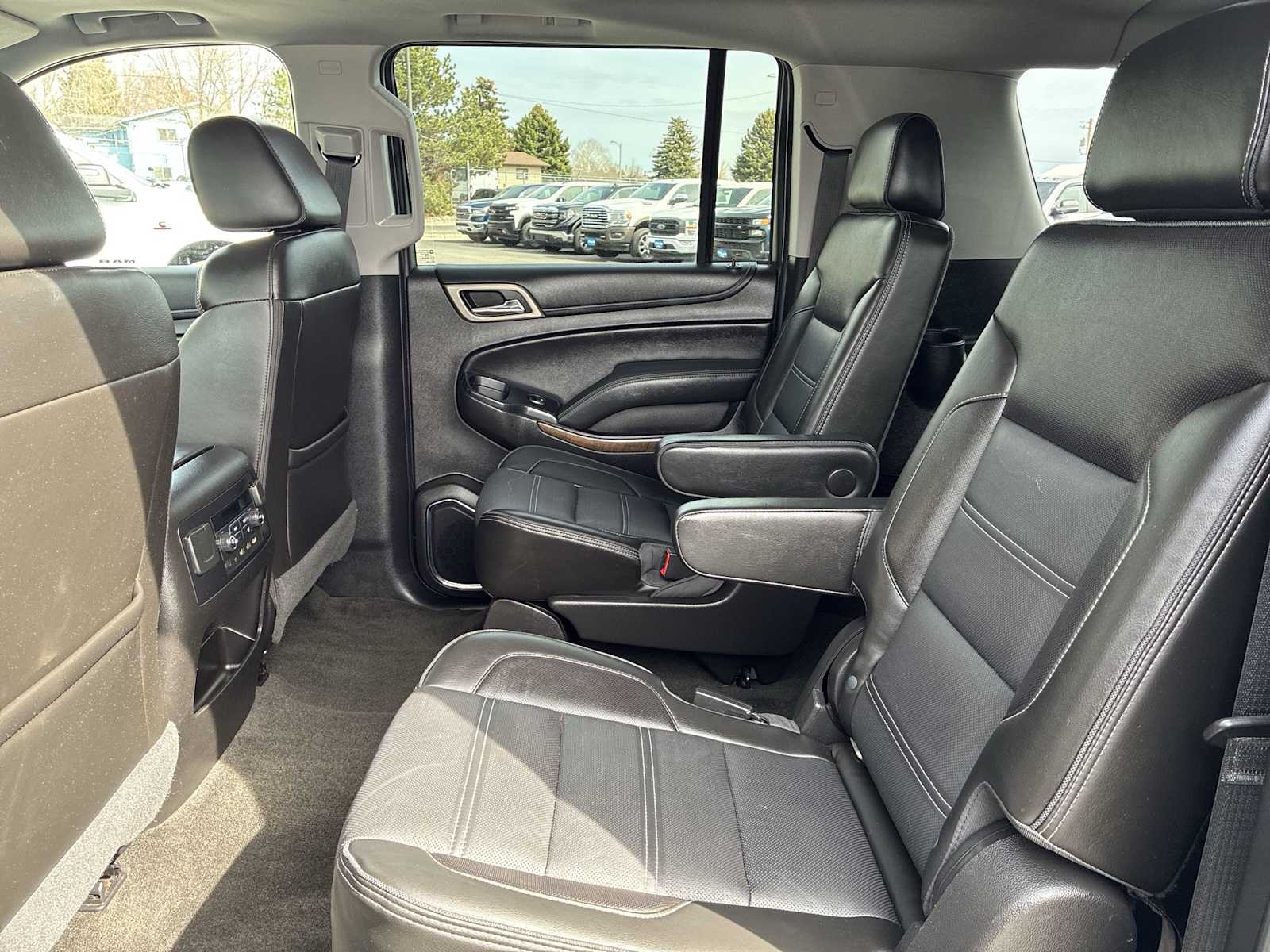 Thumbnail: 2018 GMC Yukon XL - 25