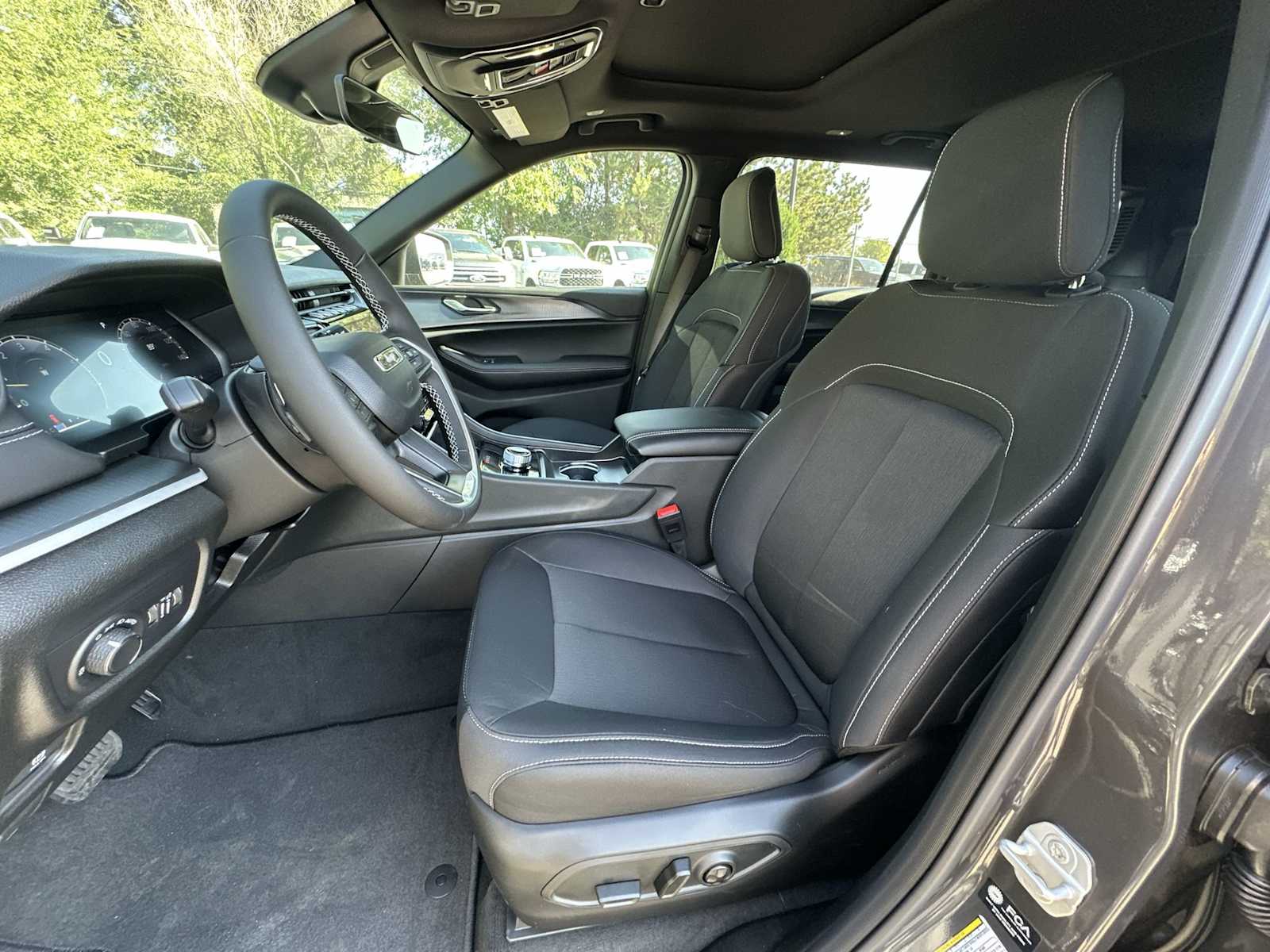 Thumbnail: 2025 Jeep Grand Cherokee - 13