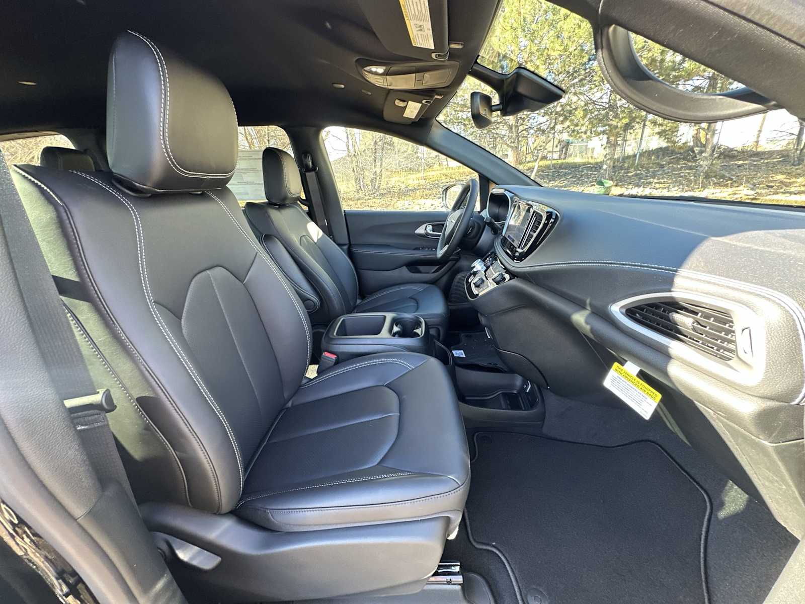 Thumbnail: 2026 Chrysler Pacifica - 24