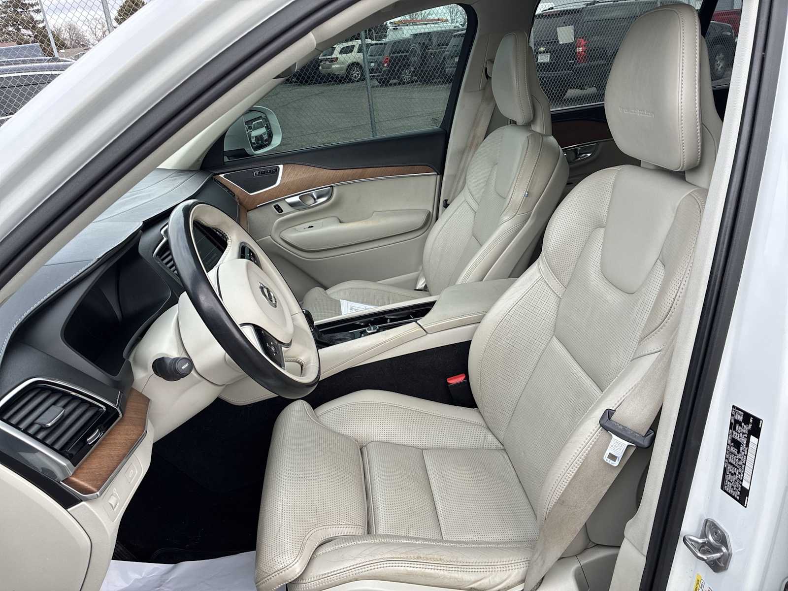 Thumbnail: 2017 Volvo XC90 - 17