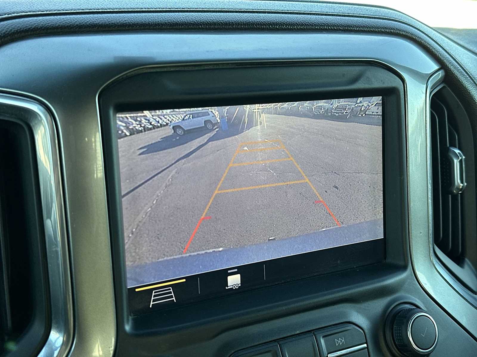 Thumbnail: 2019 Chevrolet Silverado 1500 - 22