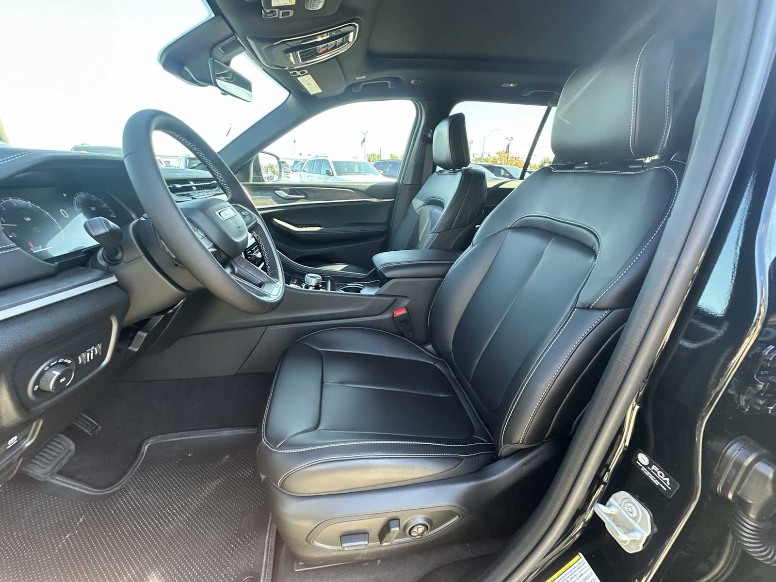 Thumbnail: 2025 Jeep Grand Cherokee - 13