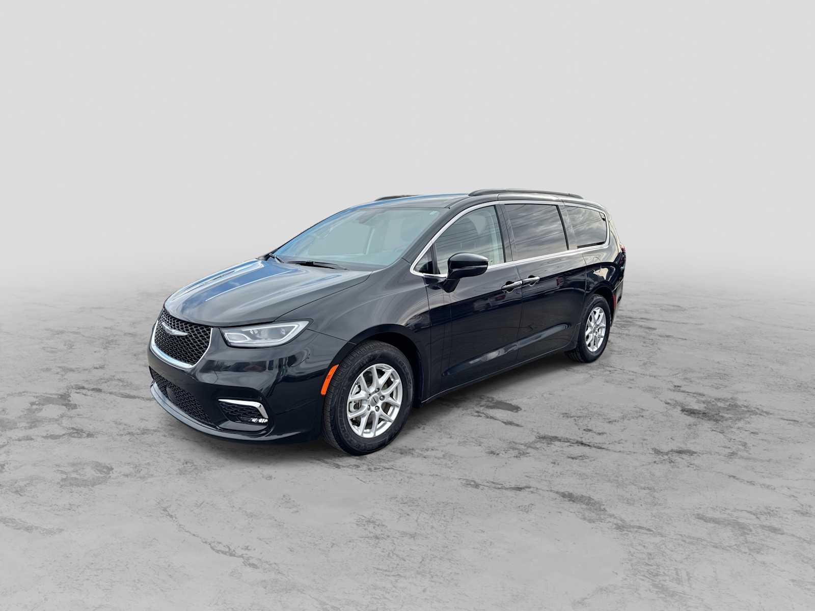 Thumbnail: 2022 Chrysler Pacifica - 4