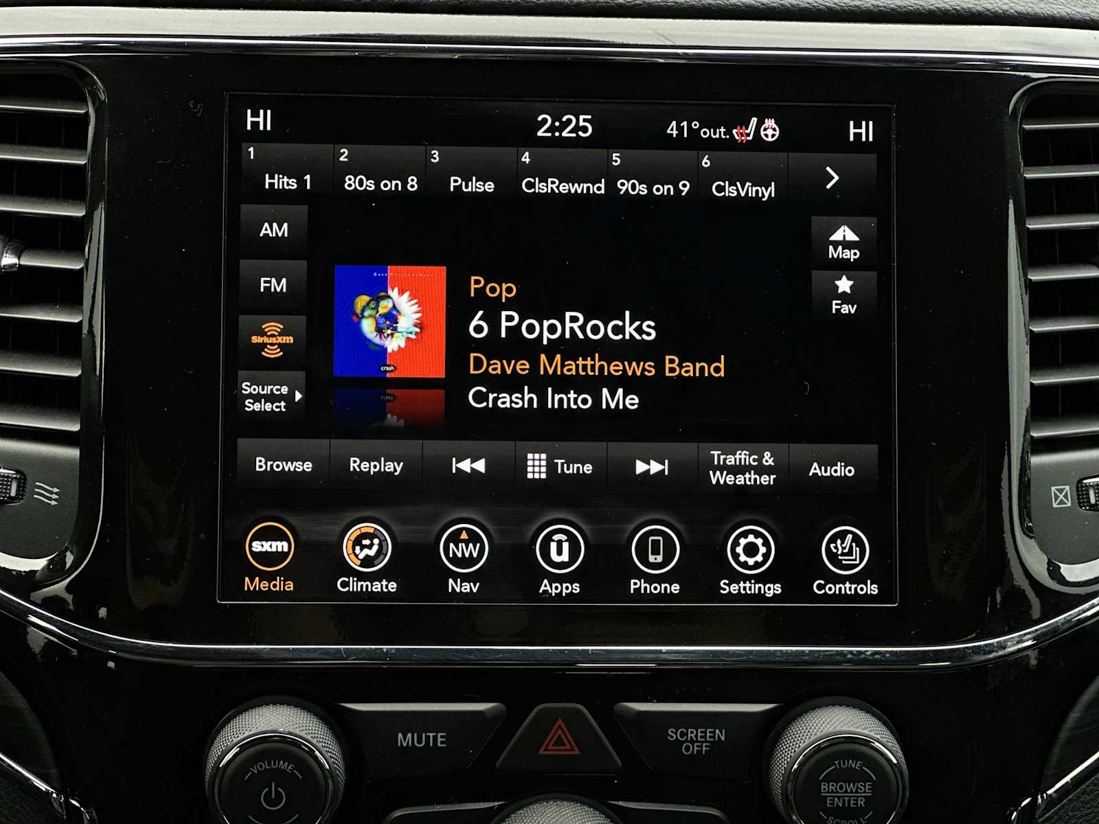 Thumbnail: 2022 Jeep Grand Cherokee - 12