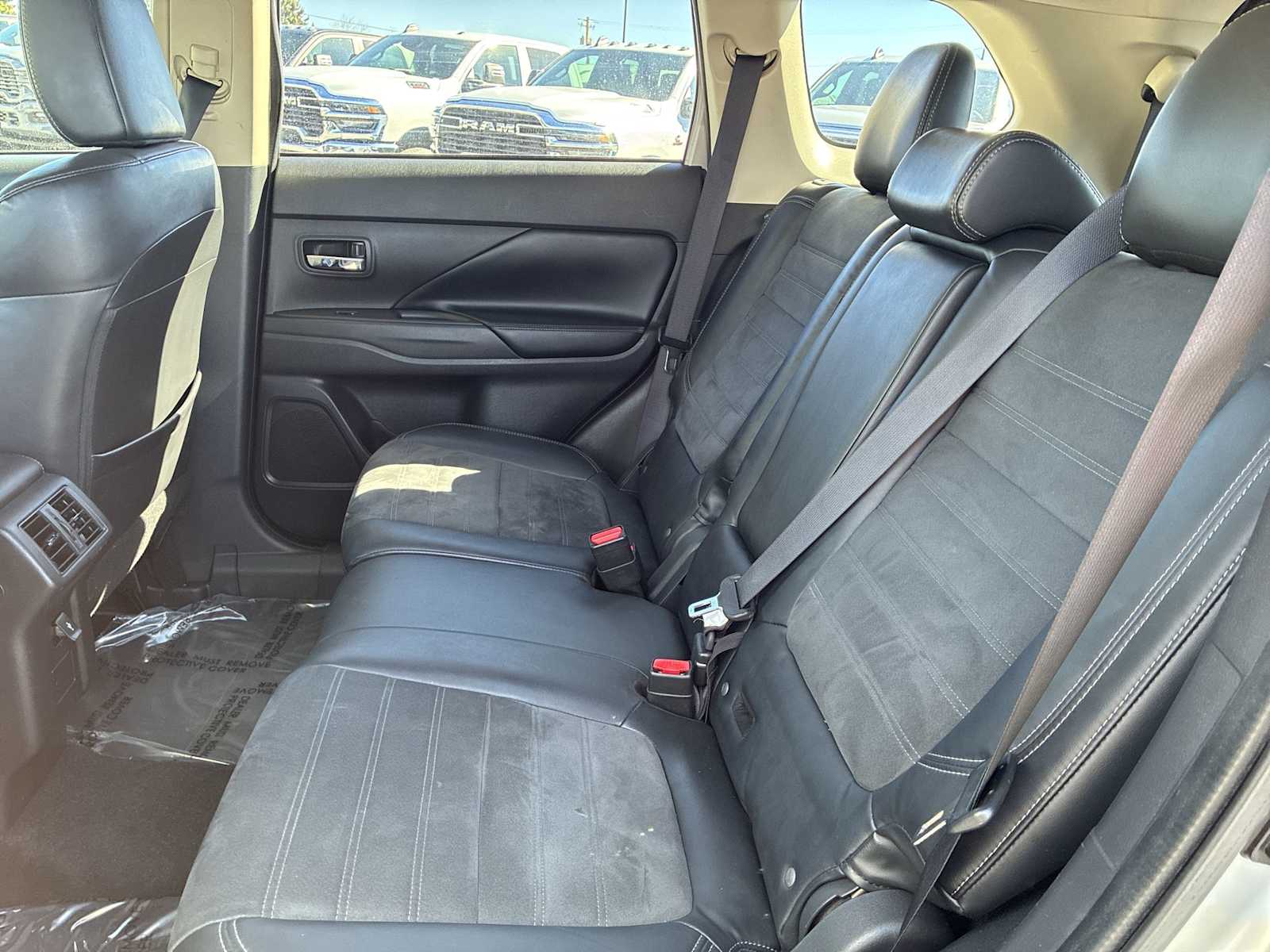 Thumbnail: 2019 Mitsubishi Outlander - 23