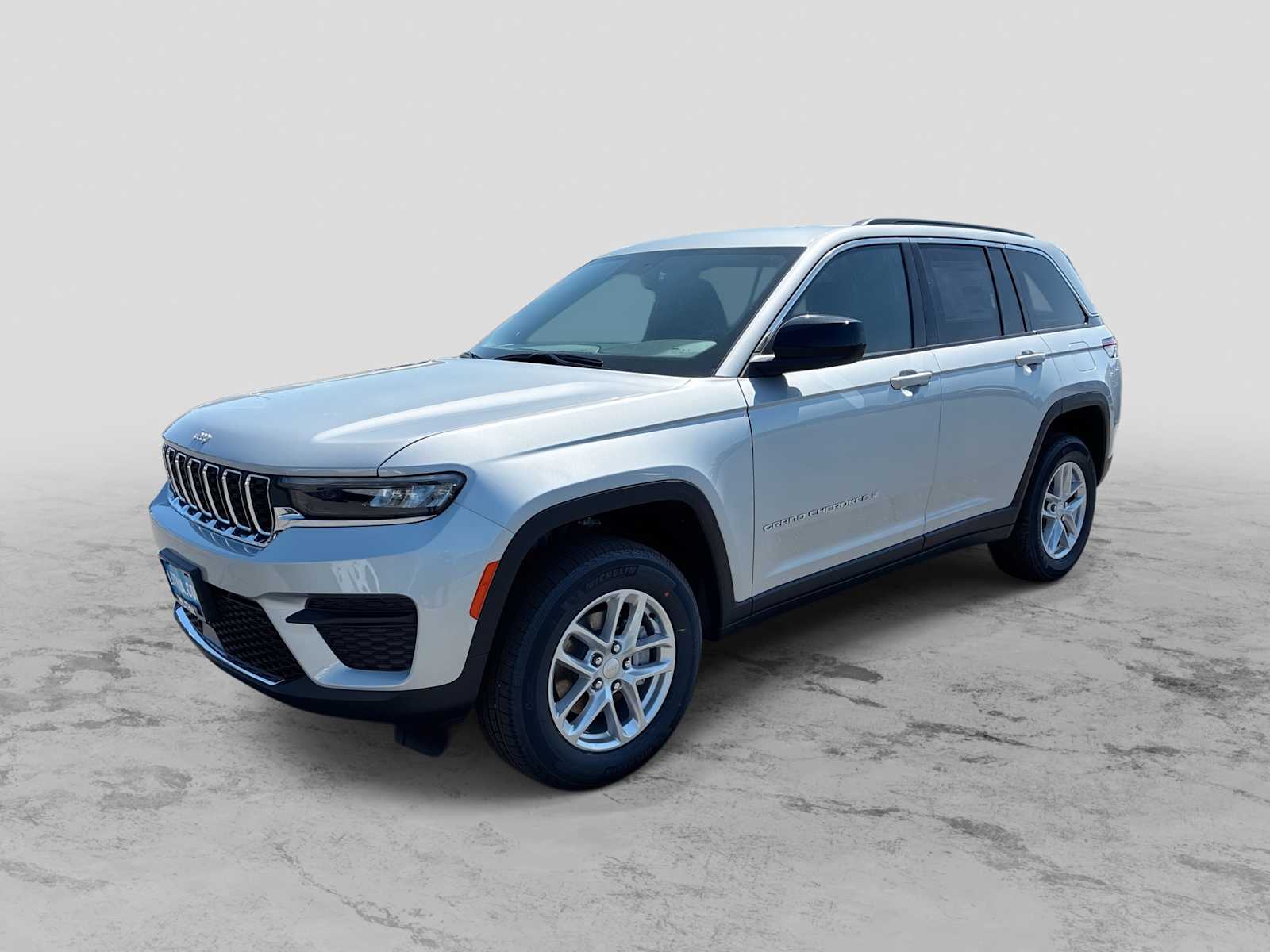 2026 Jeep Grand Cherokee Laredo 4x4's photo