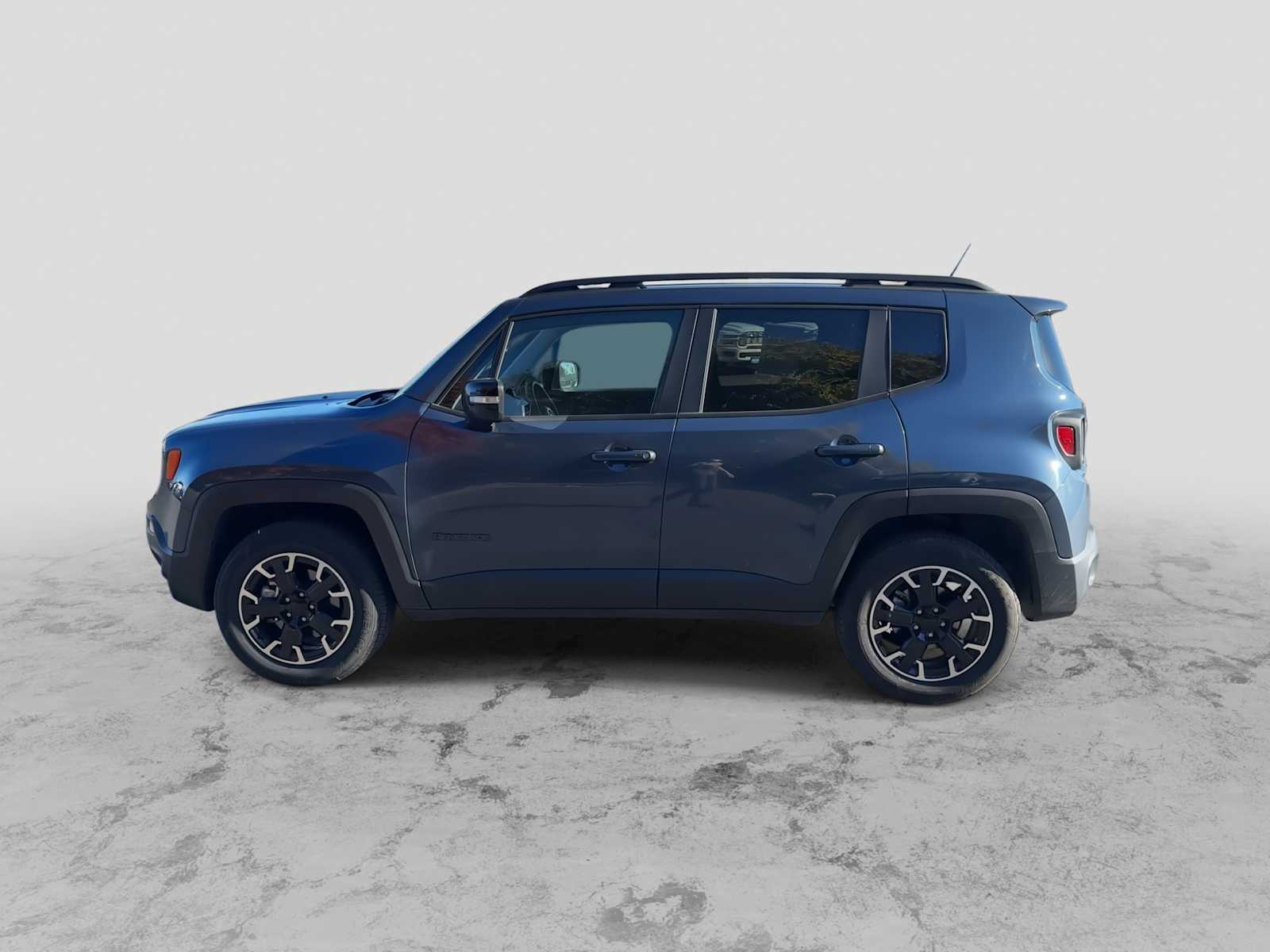 Thumbnail: 2023 Jeep Renegade - 5