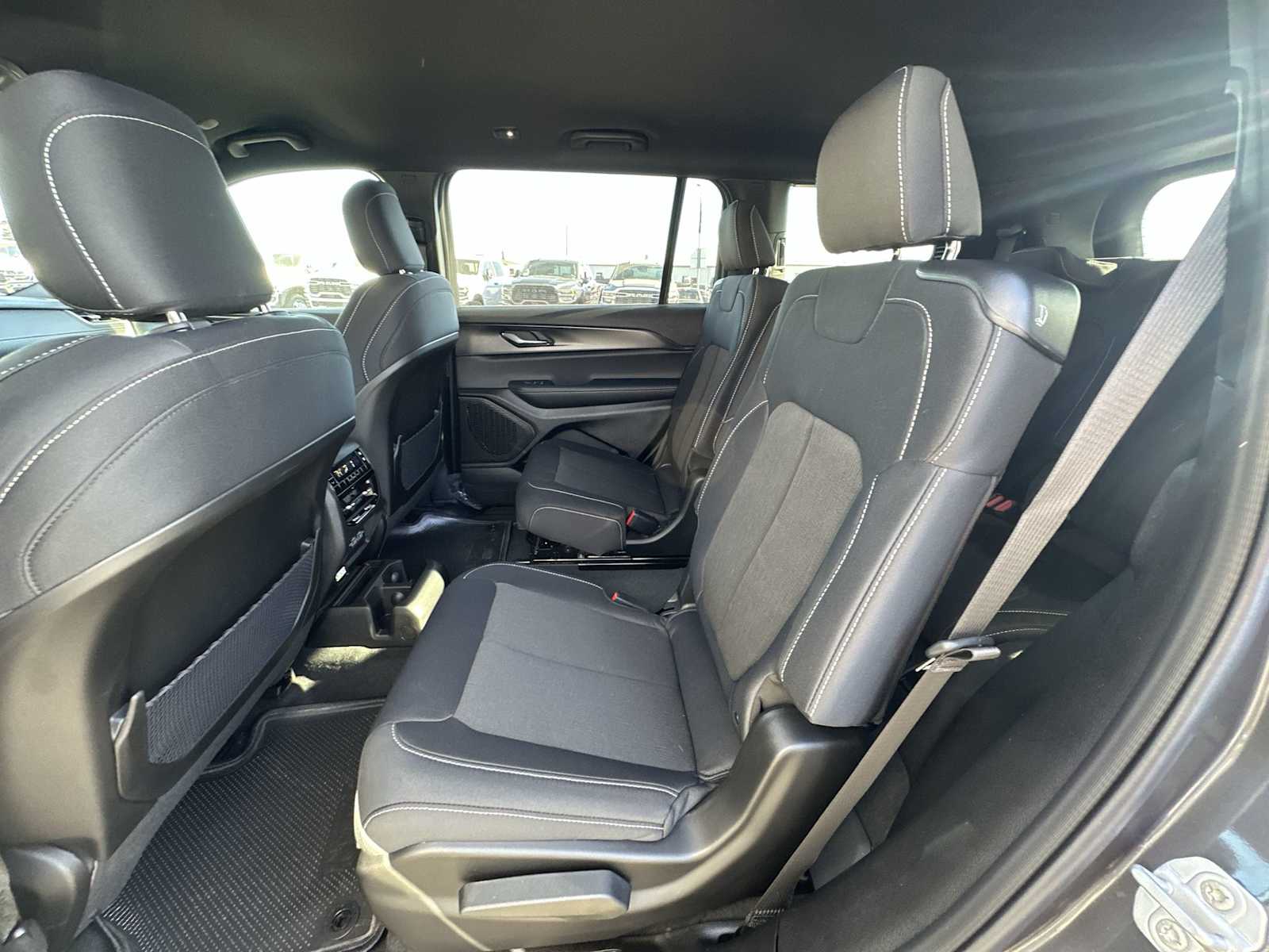 Thumbnail: 2025 Jeep Grand Cherokee - 22