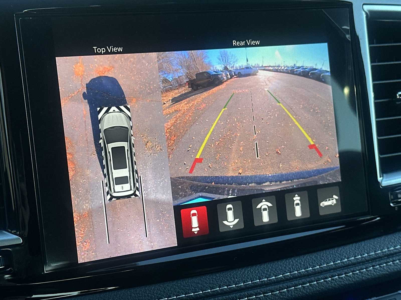 Thumbnail: 2026 Chrysler Pacifica - 21