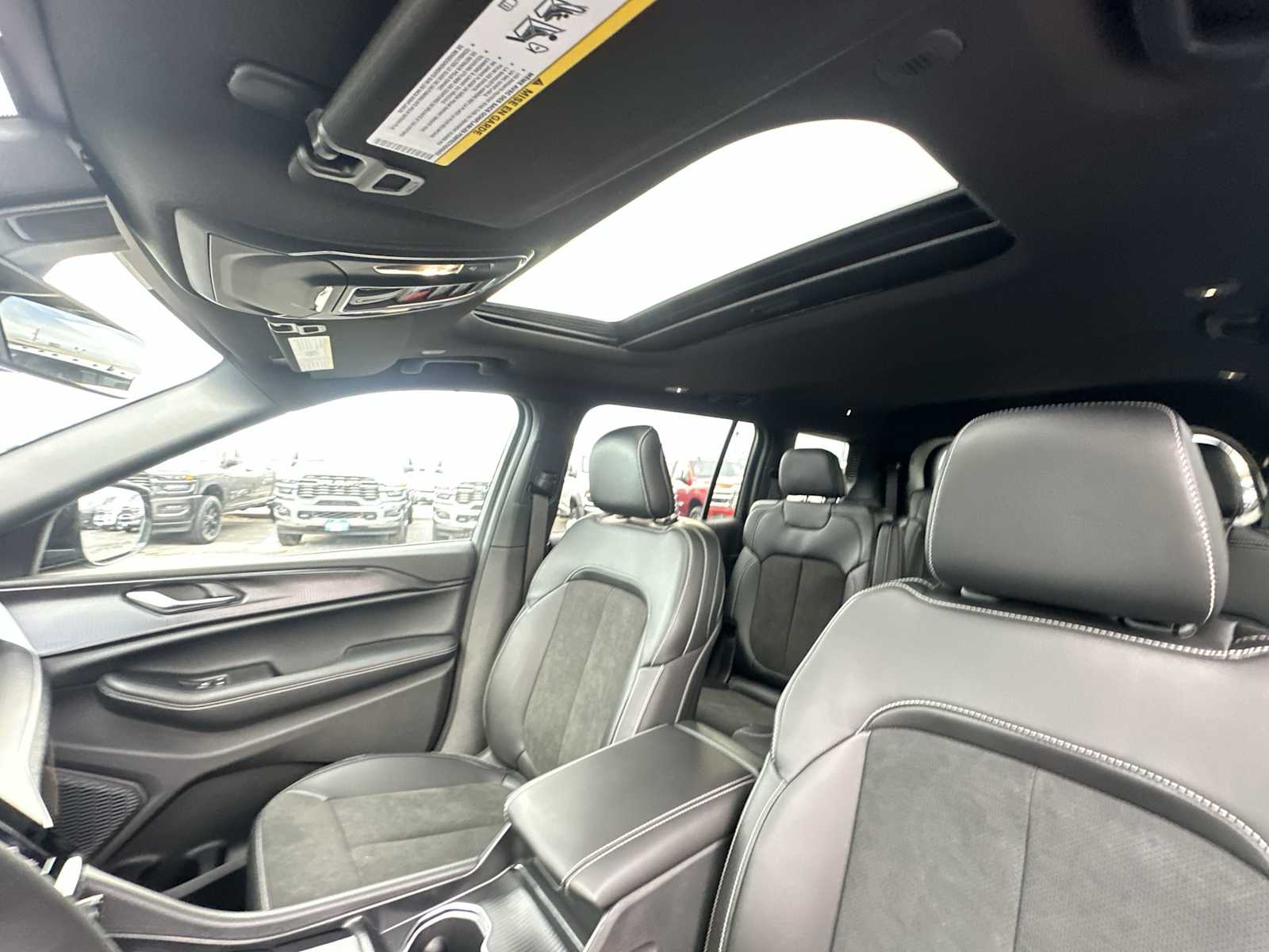 Thumbnail: 2025 Jeep Grand Cherokee - 16