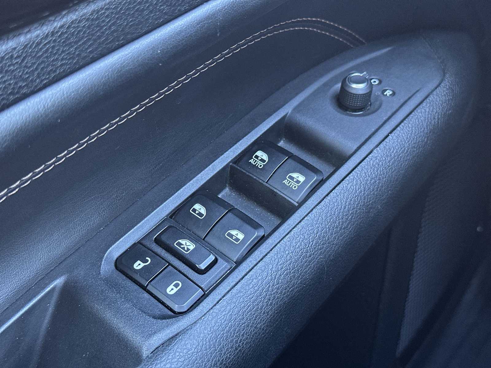 Thumbnail: 2023 Jeep Compass - 15