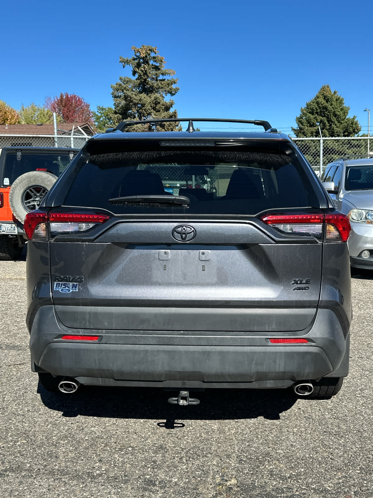 2022 Toyota RAV4 XLE Premium photo 4