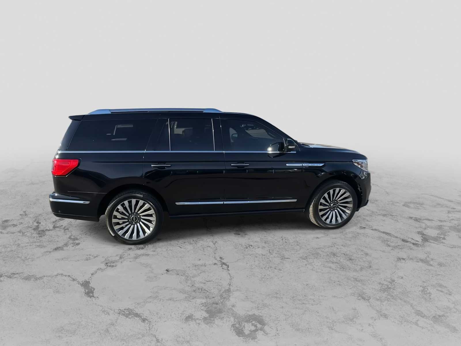 Thumbnail: 2021 Lincoln Navigator - 9