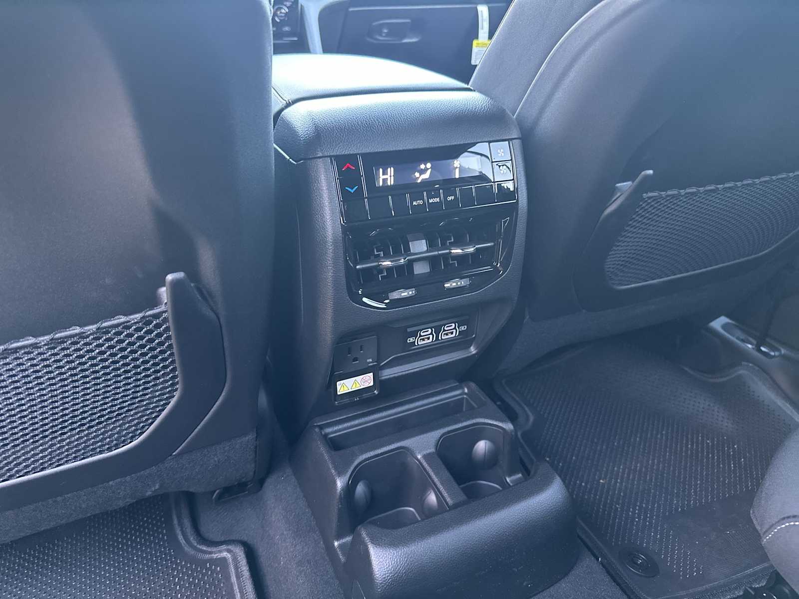 Thumbnail: 2025 Jeep Grand Cherokee - 21