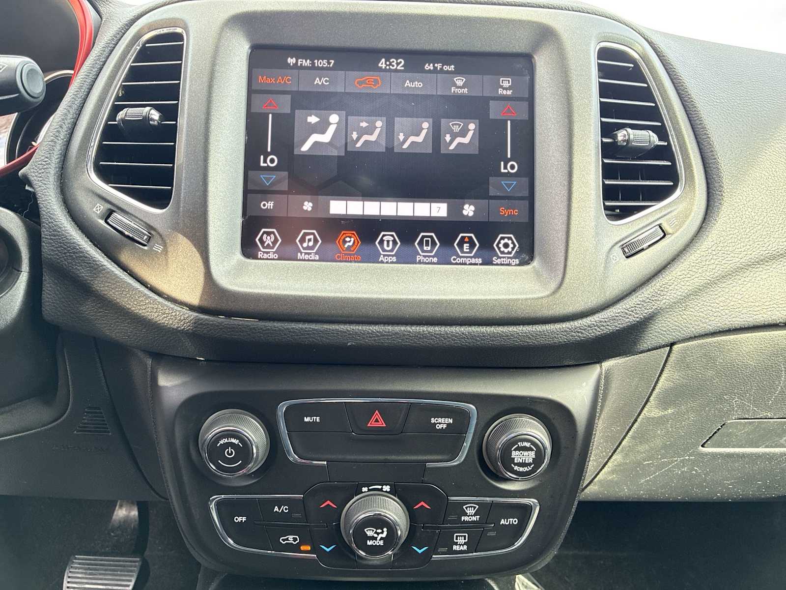 Thumbnail: 2019 Jeep Compass - 16