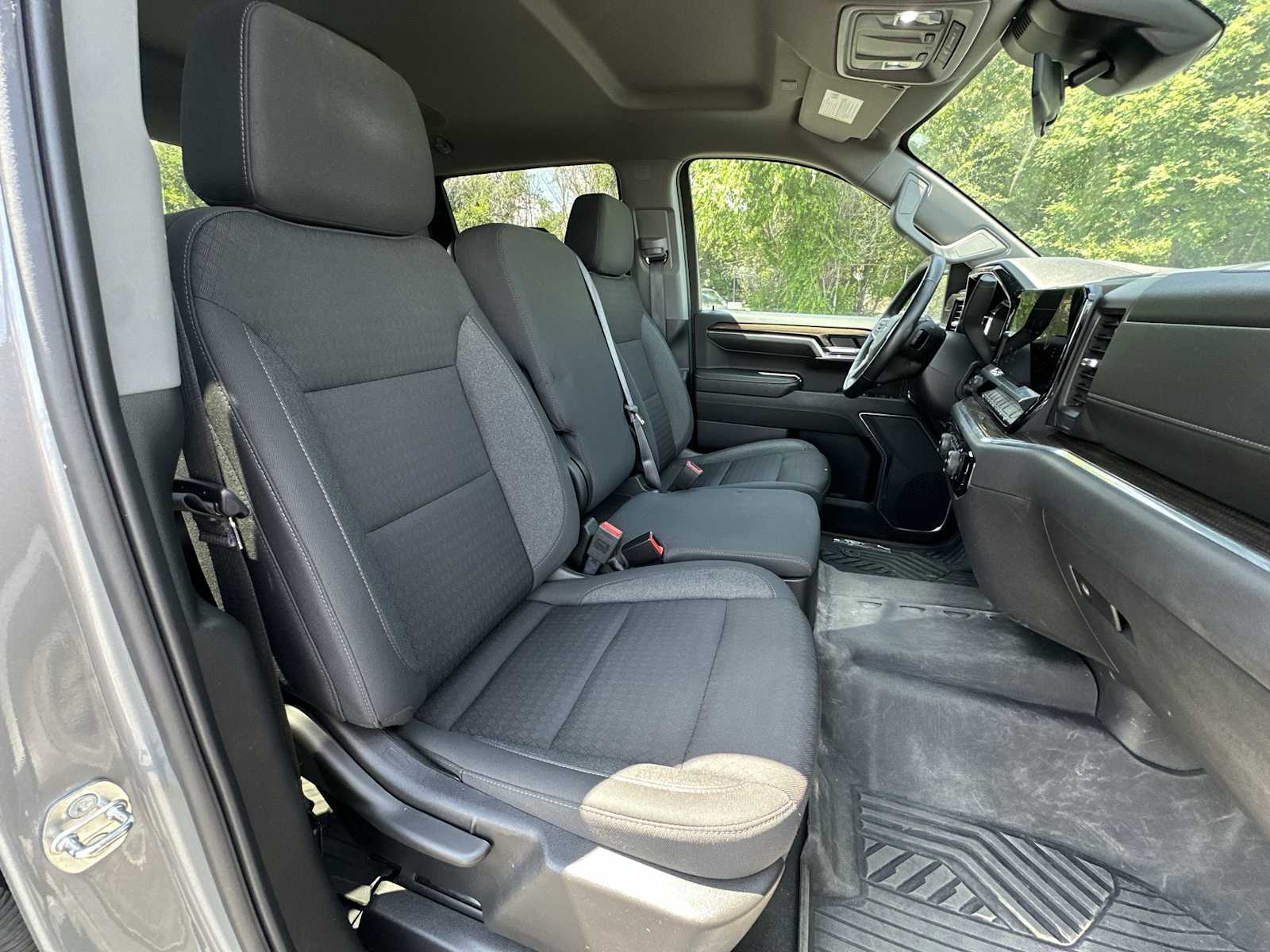 Thumbnail: 2024 Chevrolet Silverado 1500 - 24