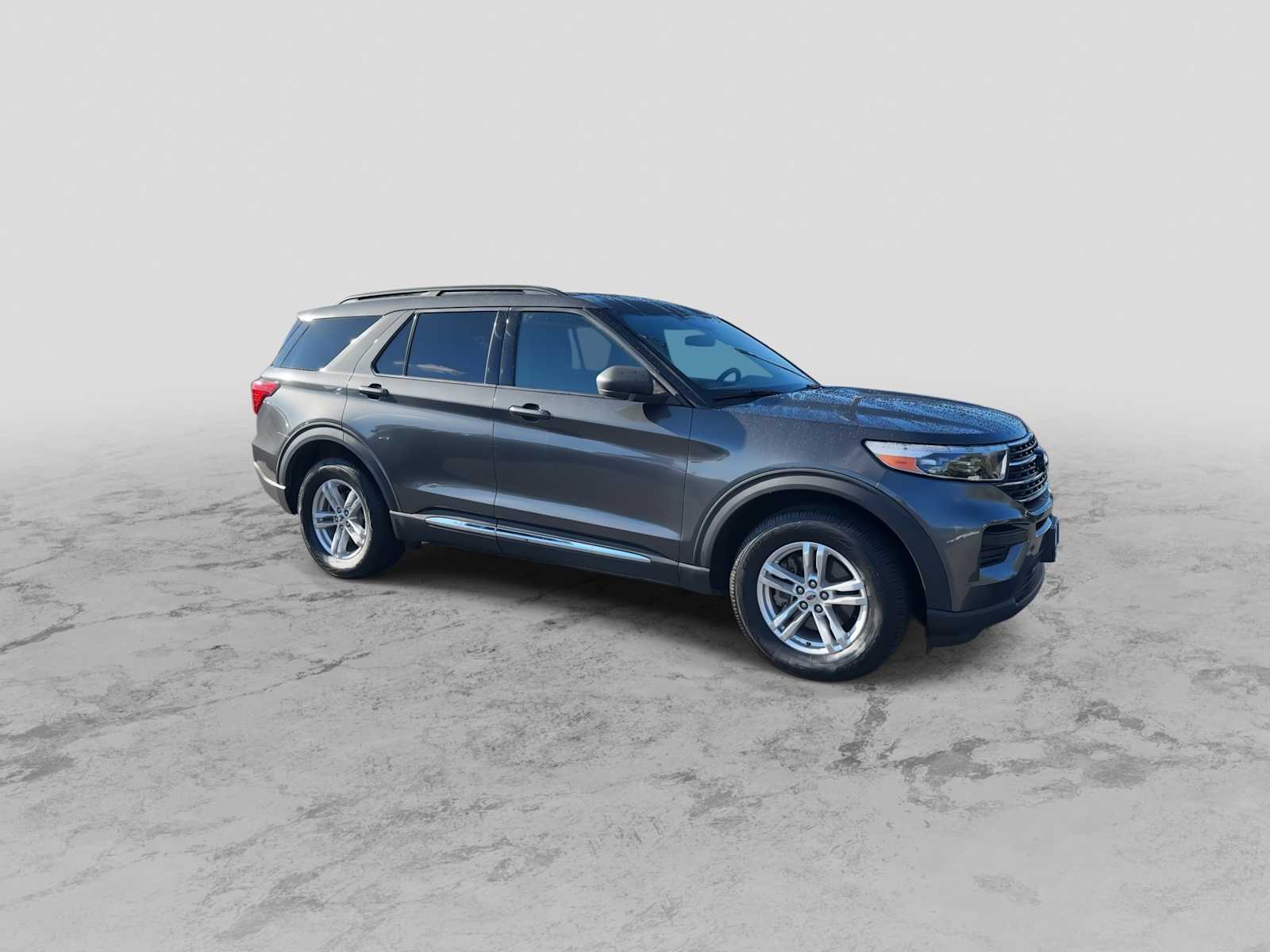 2020 Ford Explorer XLT photo 3