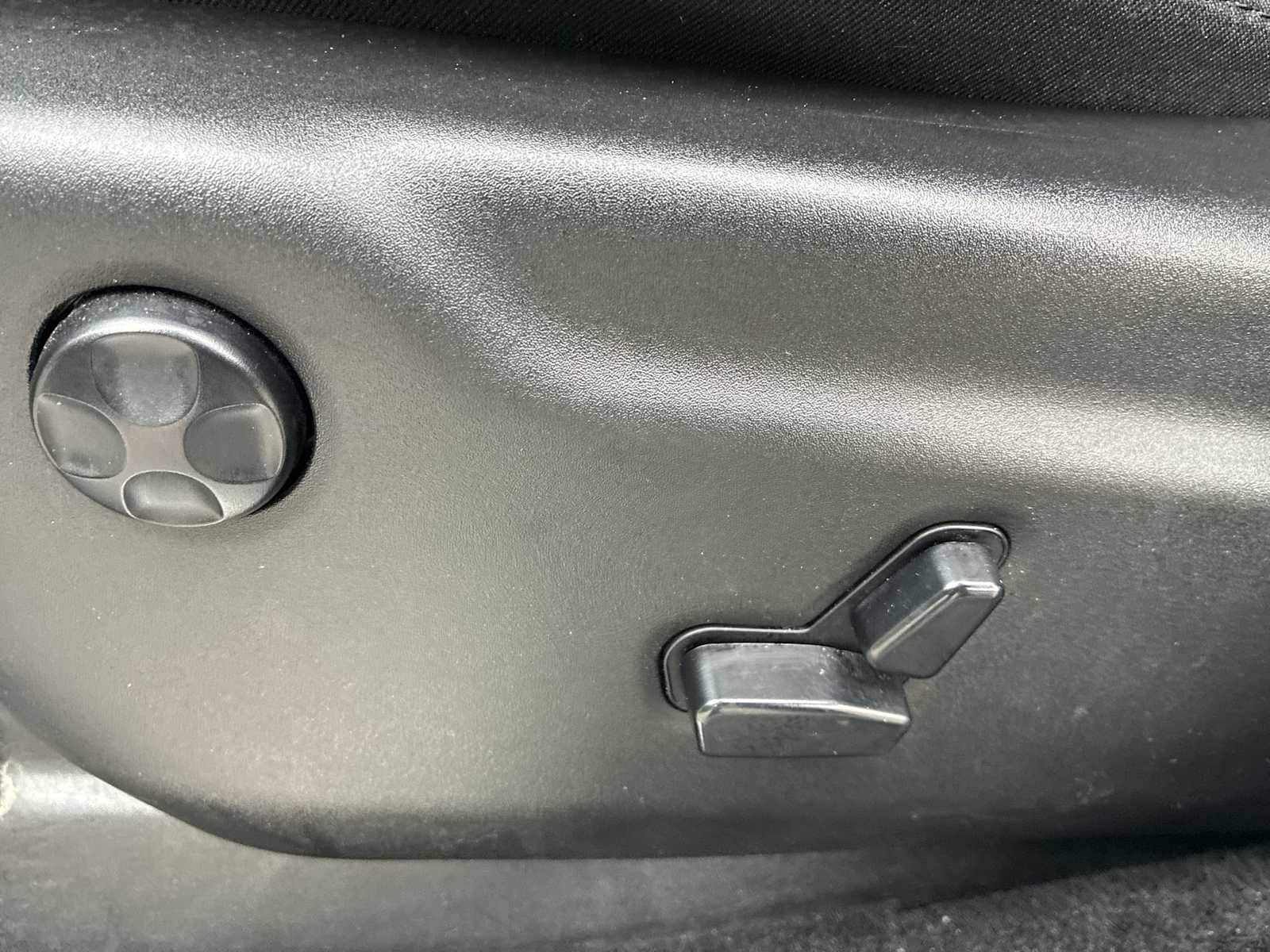 Thumbnail: 2018 Jeep Grand Cherokee - 14