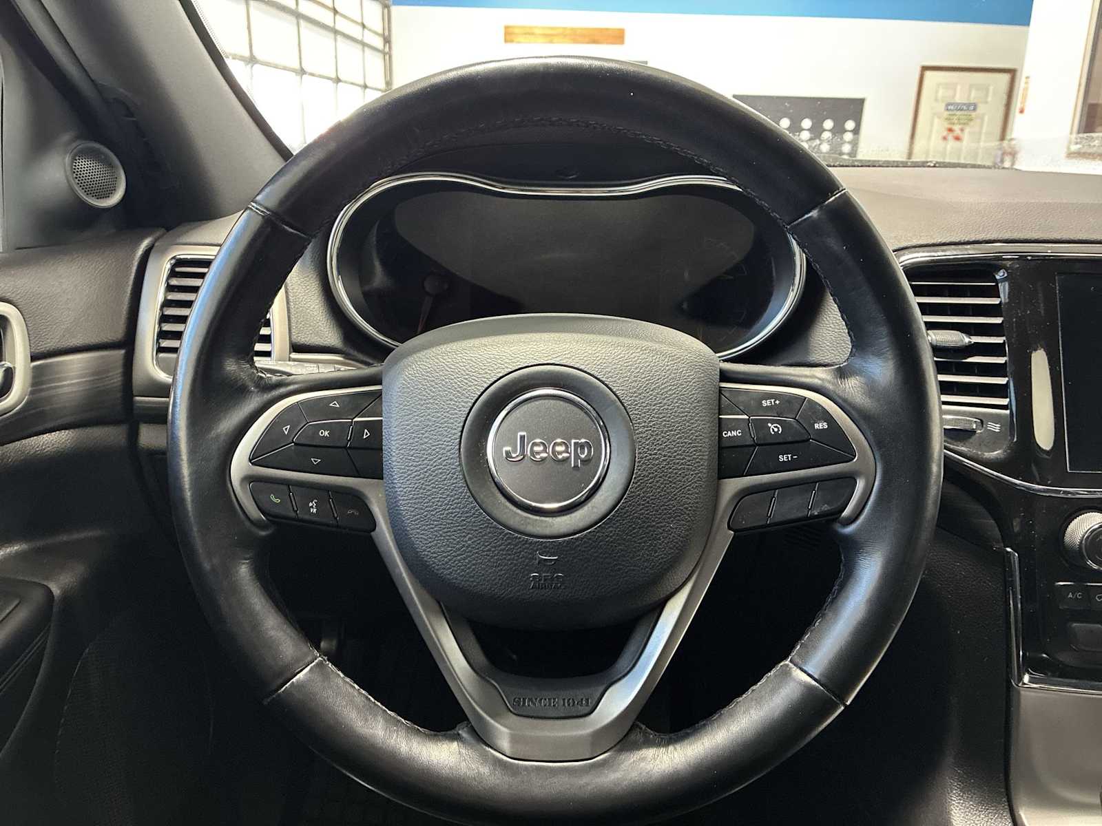 Thumbnail: 2021 Jeep Grand Cherokee - 11