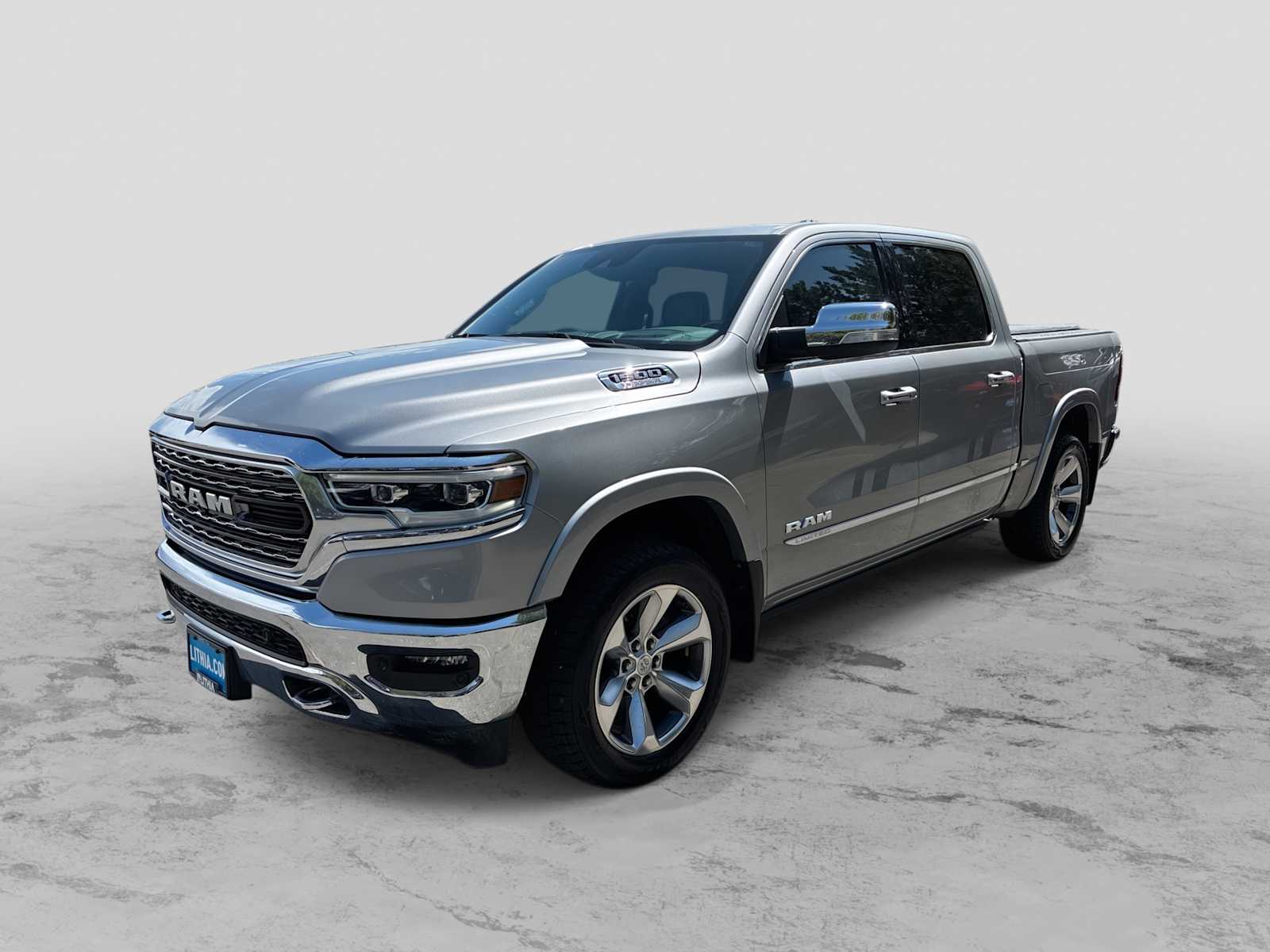 2022 RAM 1500 Limited 4x4 Crew Cab 5'7's photo
