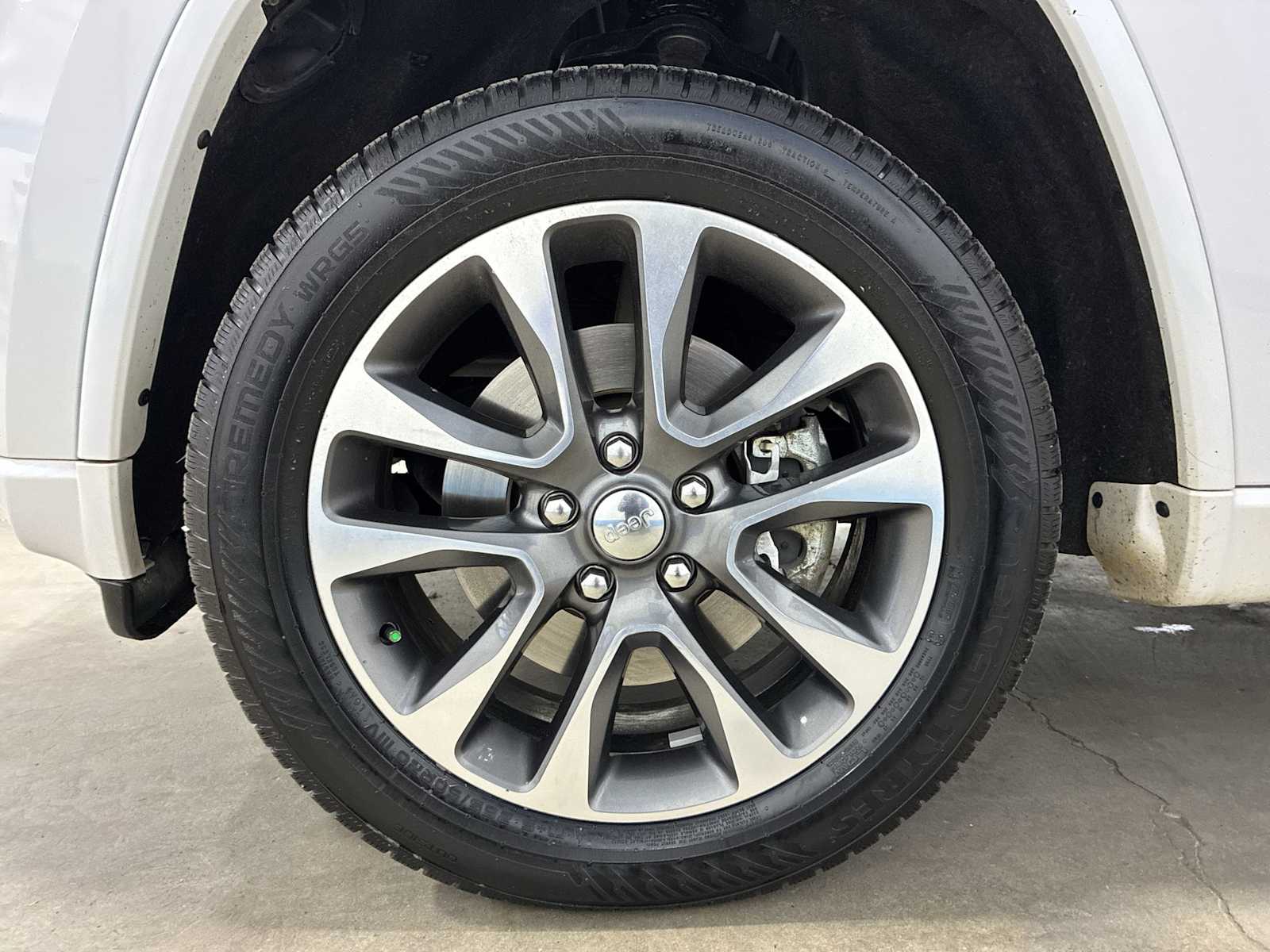 Thumbnail: 2017 Jeep Grand Cherokee - 19