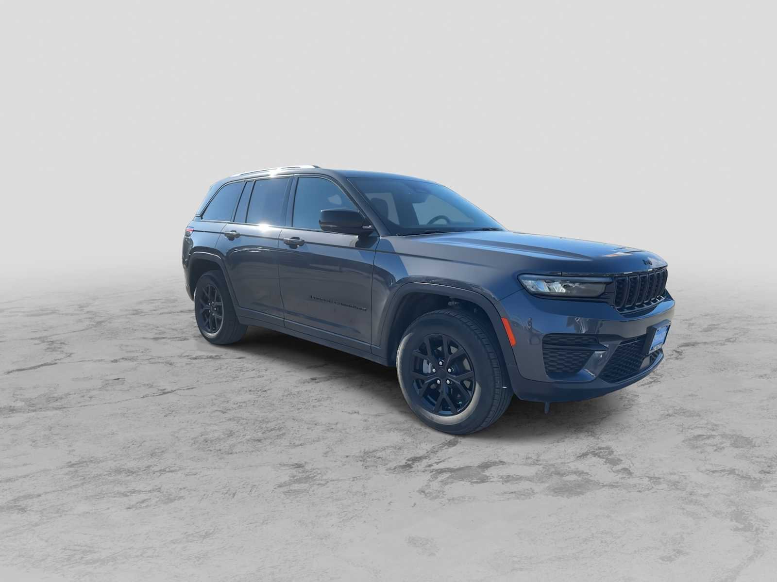 2024 Jeep Grand Cherokee Laredo photo 2