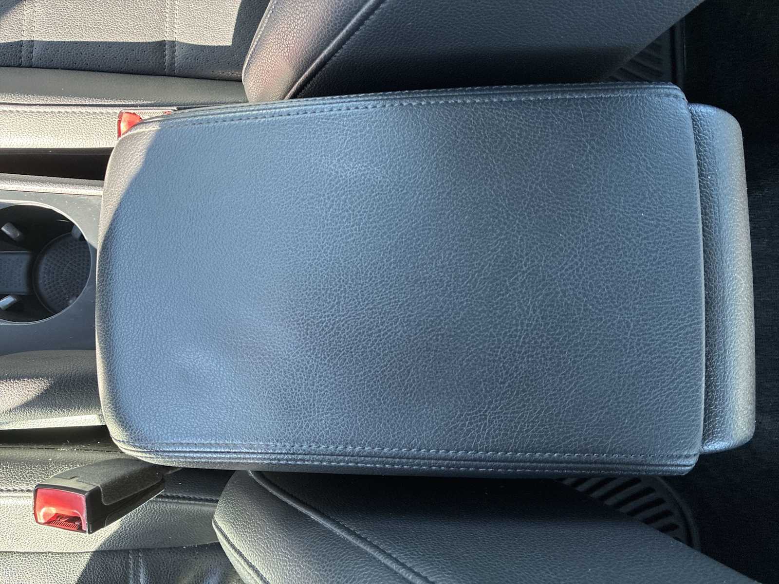 Thumbnail: 2015 Volkswagen Passat - 21