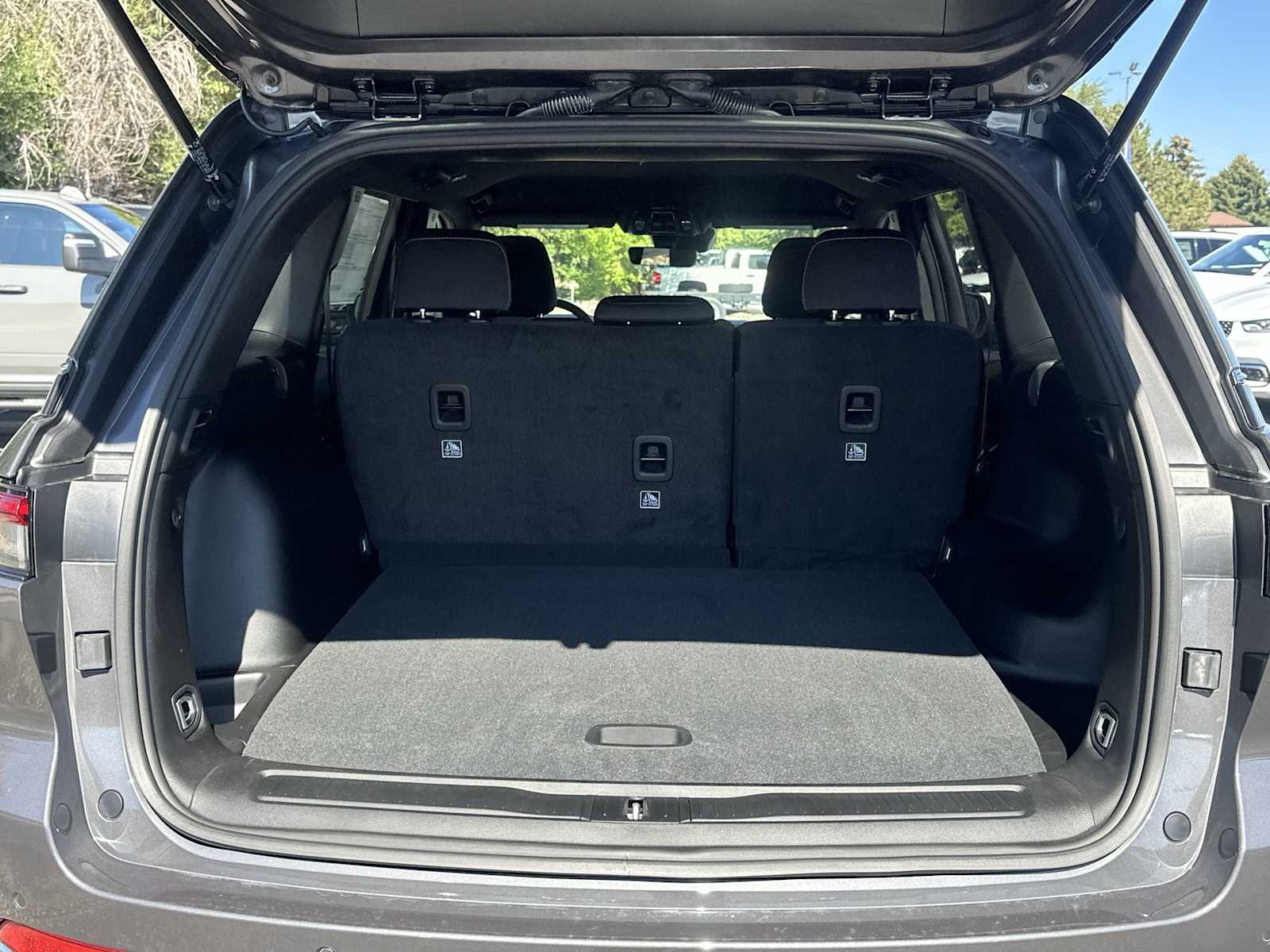 Thumbnail: 2025 Jeep Grand Cherokee - 18