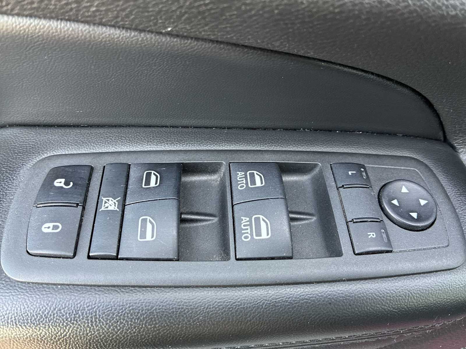 Thumbnail: 2022 Jeep Grand Cherokee - 15